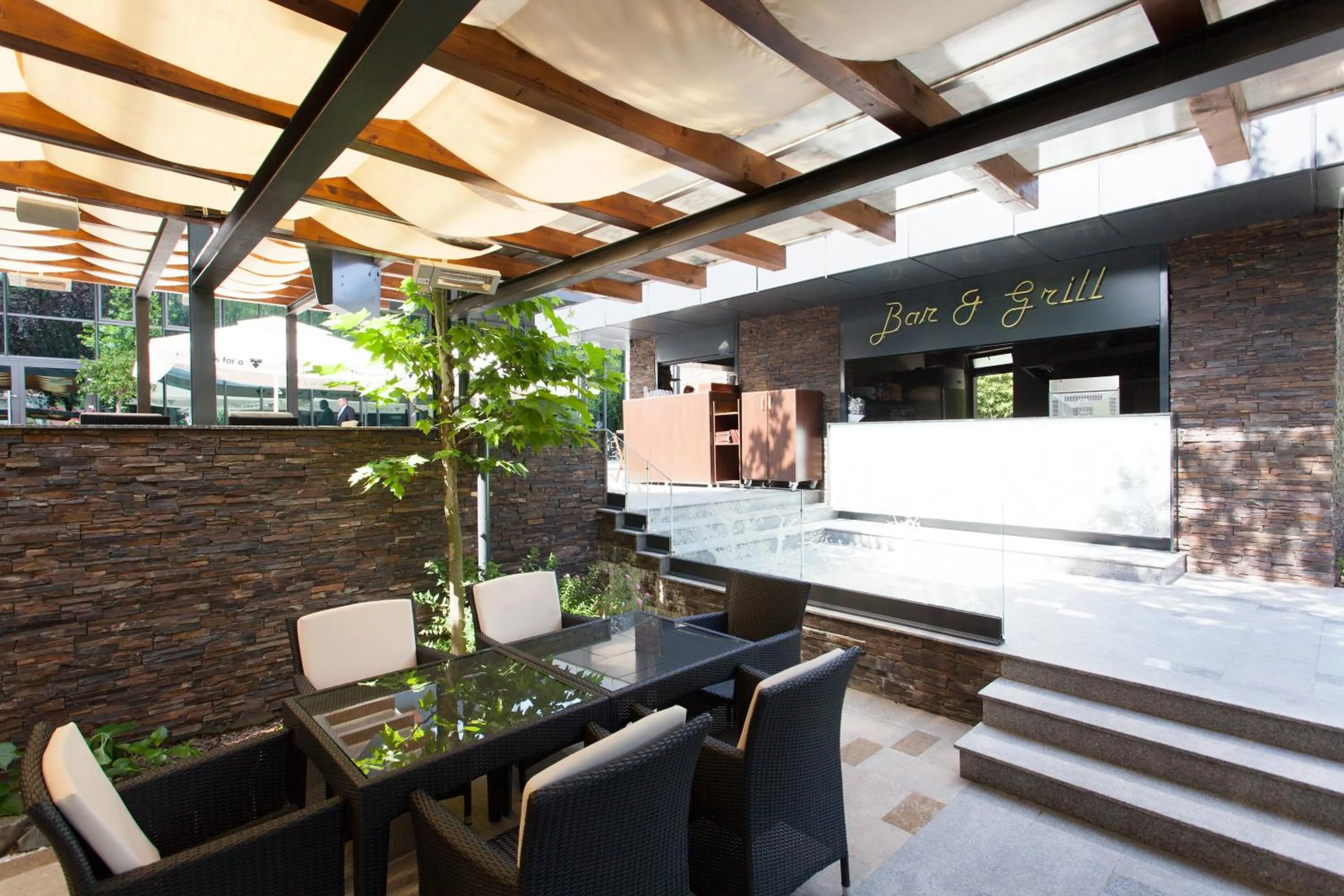 Balcony/Terrace in Metropolis Hotel