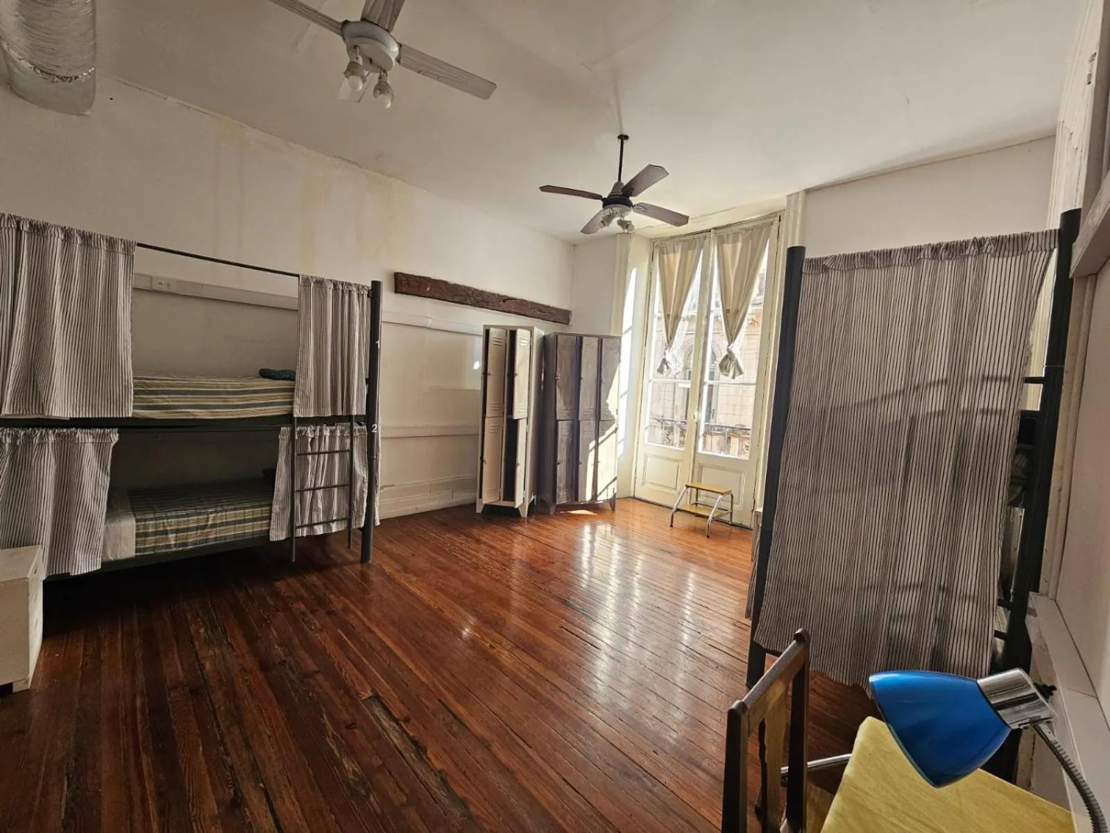 Bed in BA Stop Hotel House