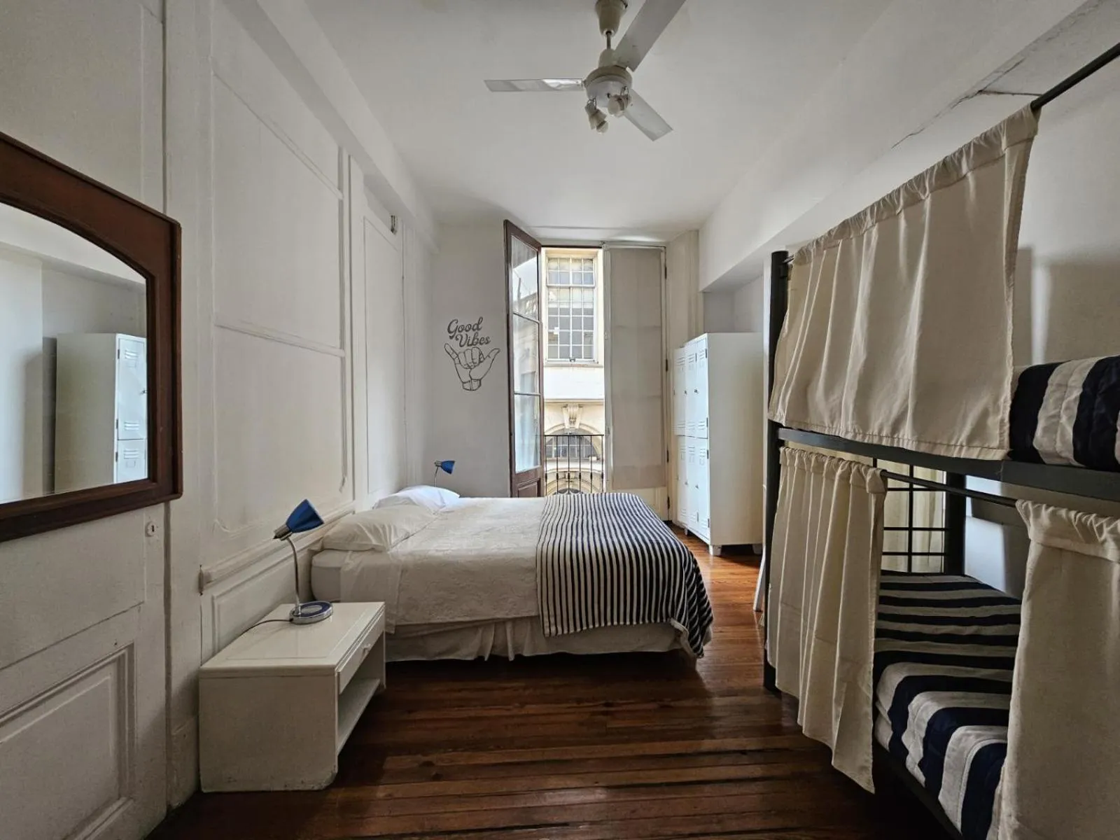 Bed in BA Stop Hotel House