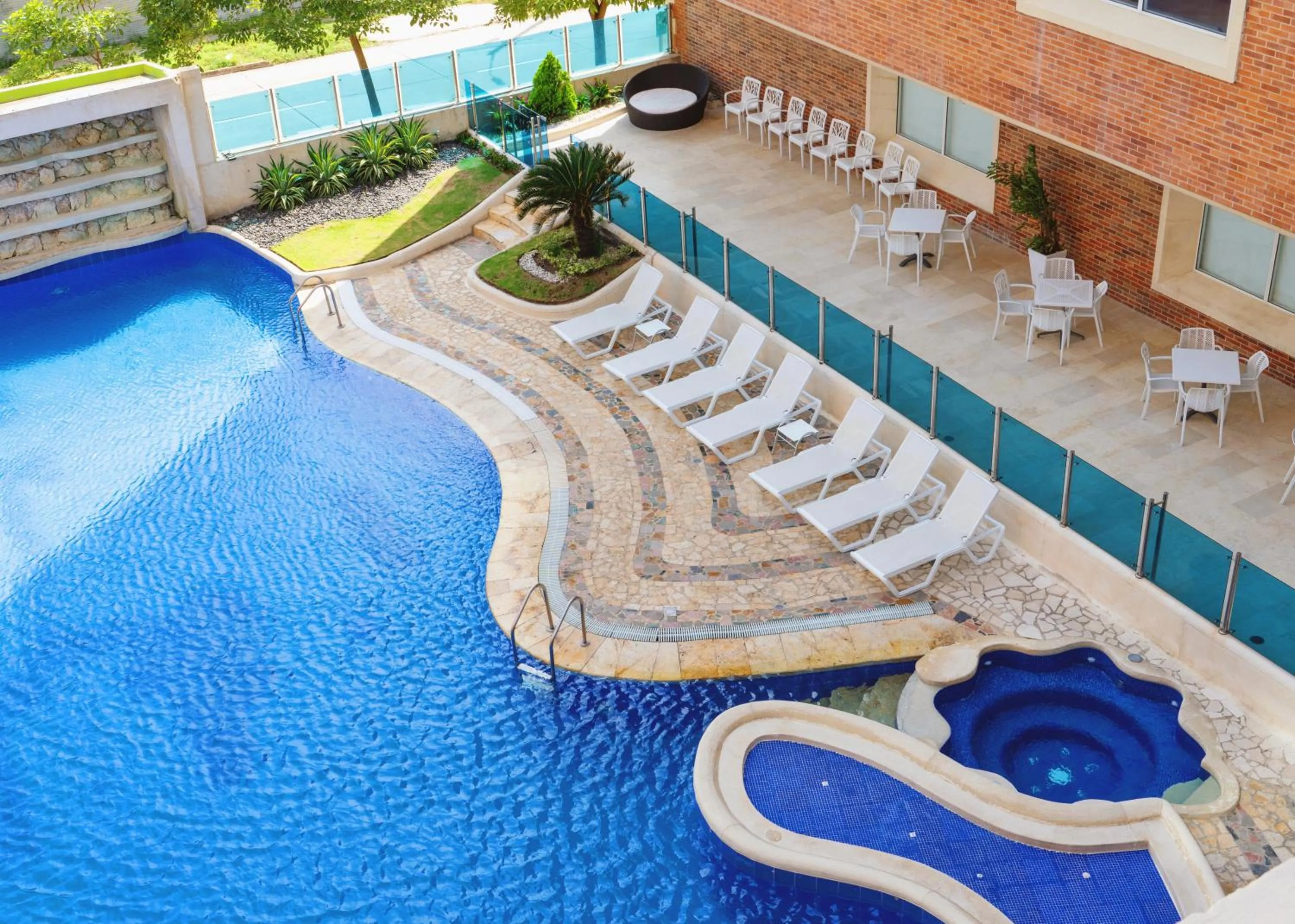 Swimming pool in Hotel Dann Carlton Barranquilla y Centro de Convenciones