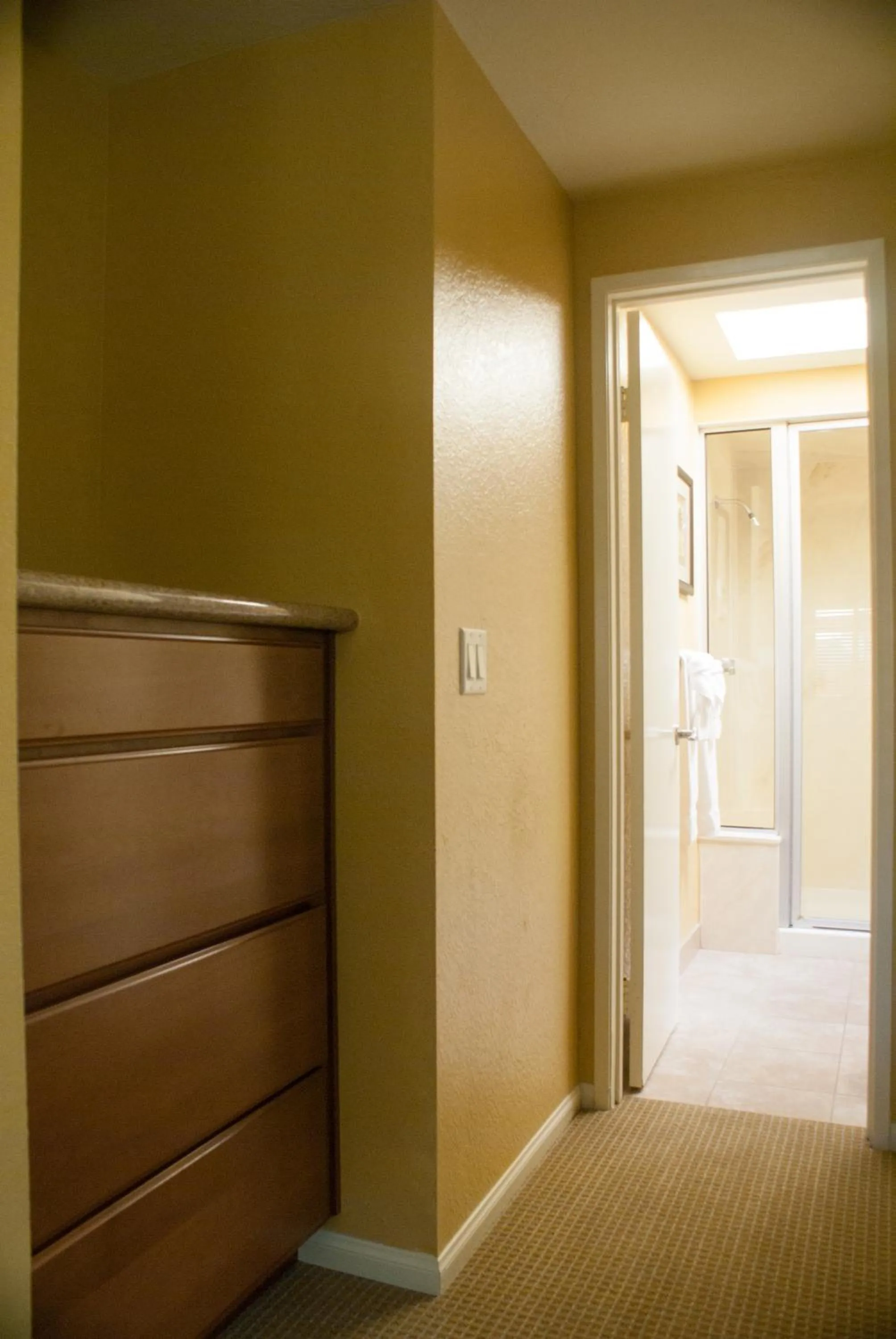 Bathroom, Bed in Desert Isle Resort
