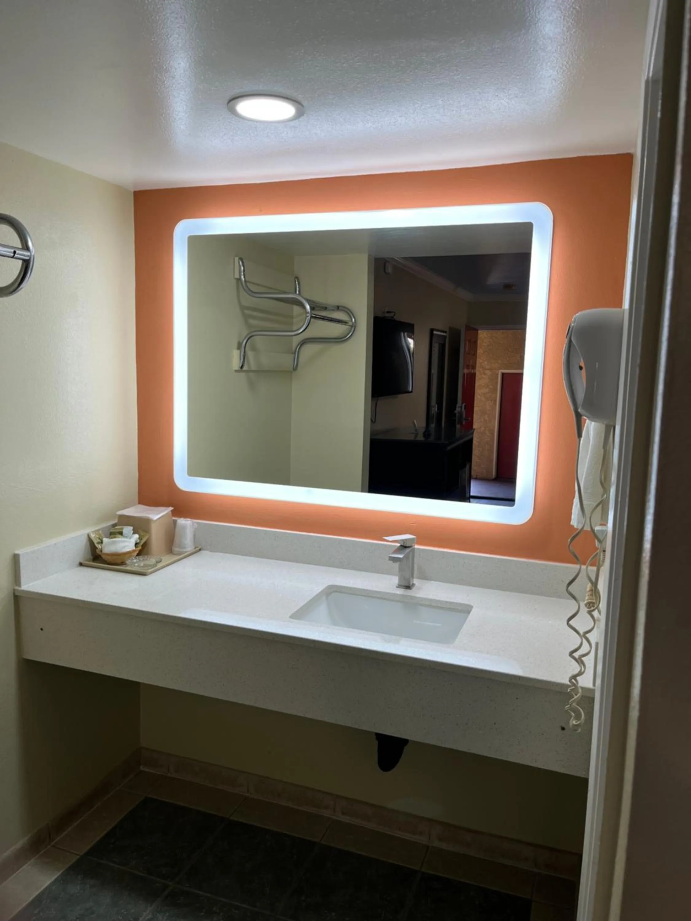 Rivera Inn & Suites Motel