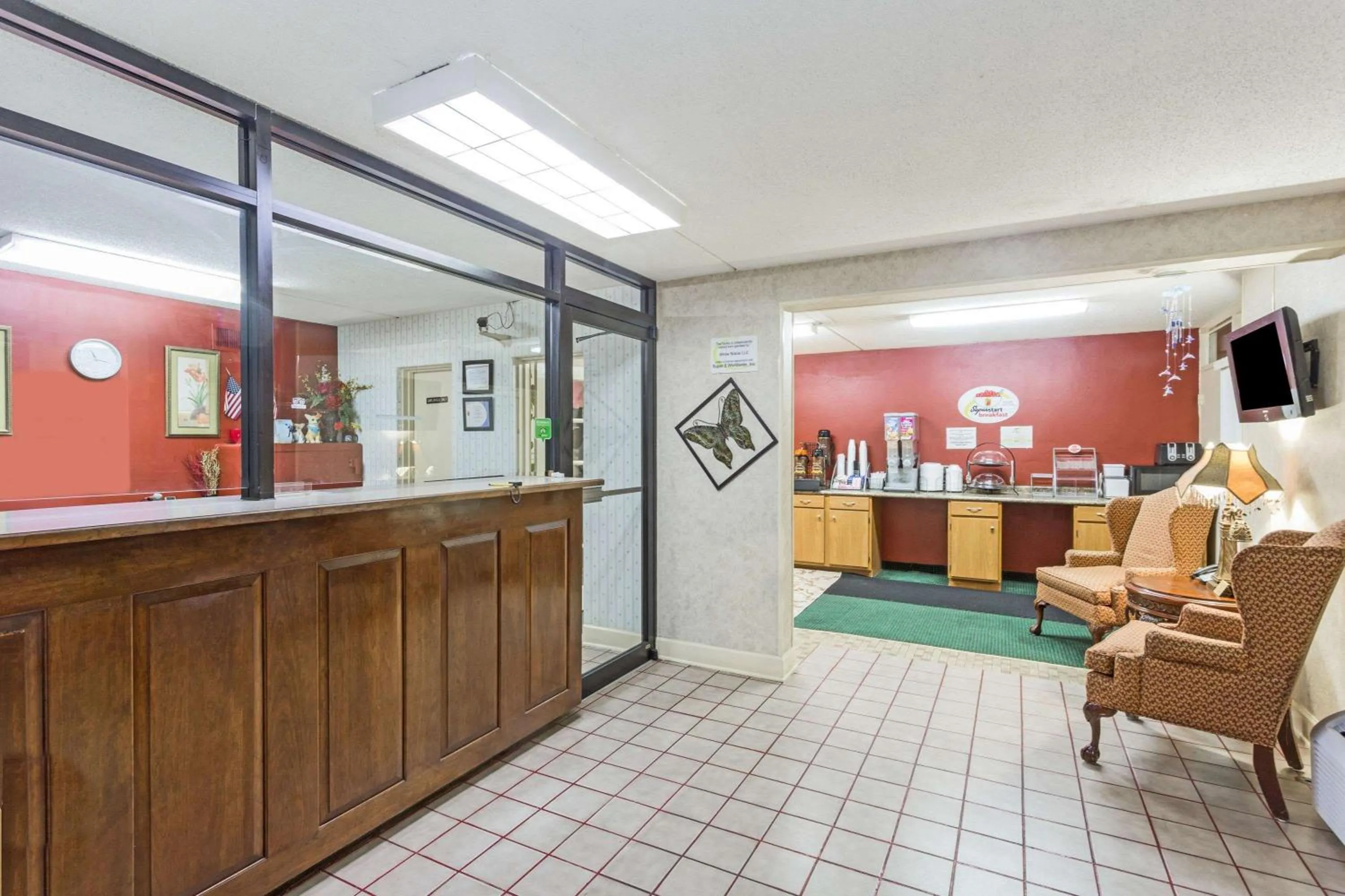 Lobby or reception in Super 8 by Wyndham Tifton