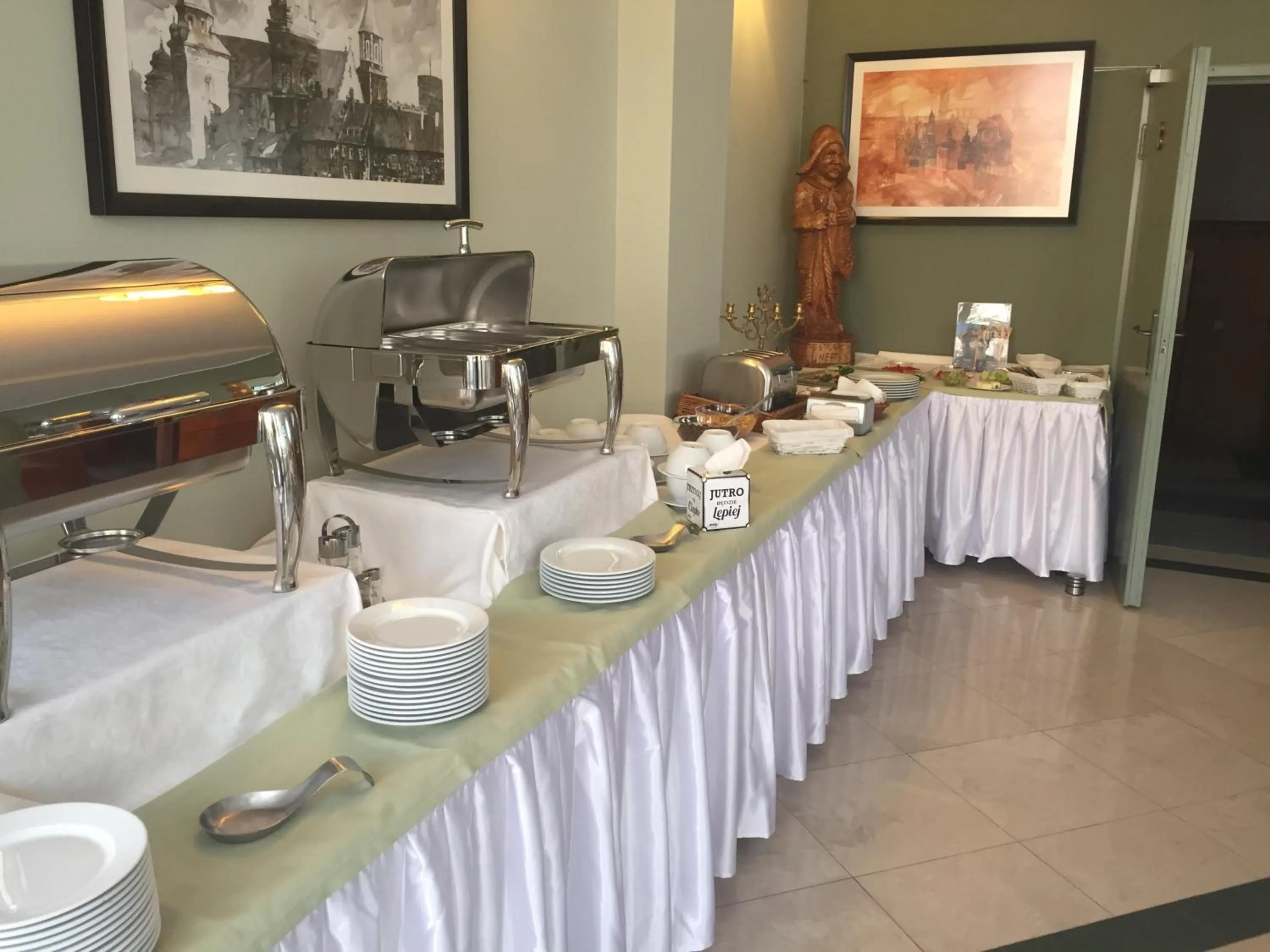 Breakfast in Villa Plaza