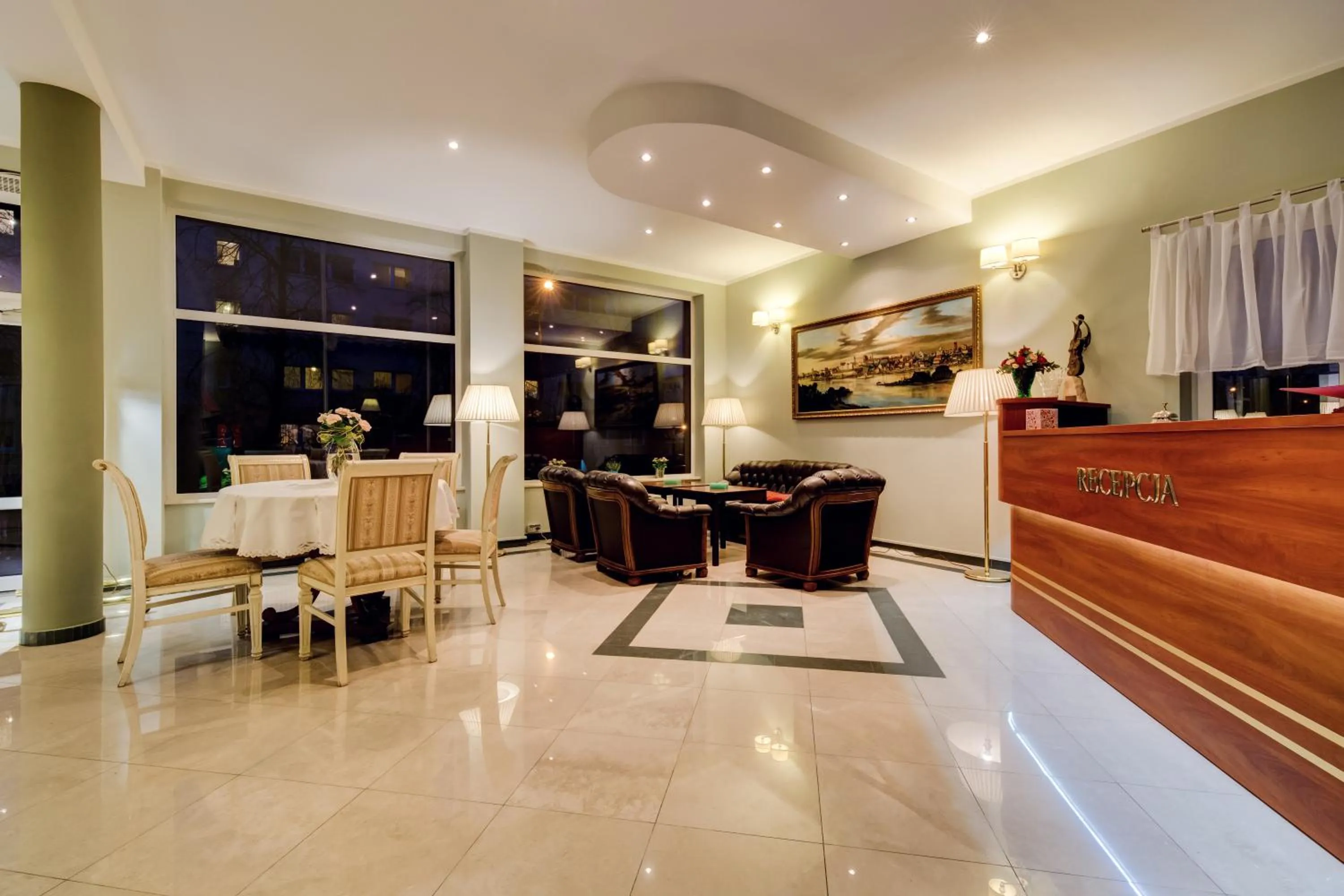 Living room, Lobby/Reception in Villa Plaza