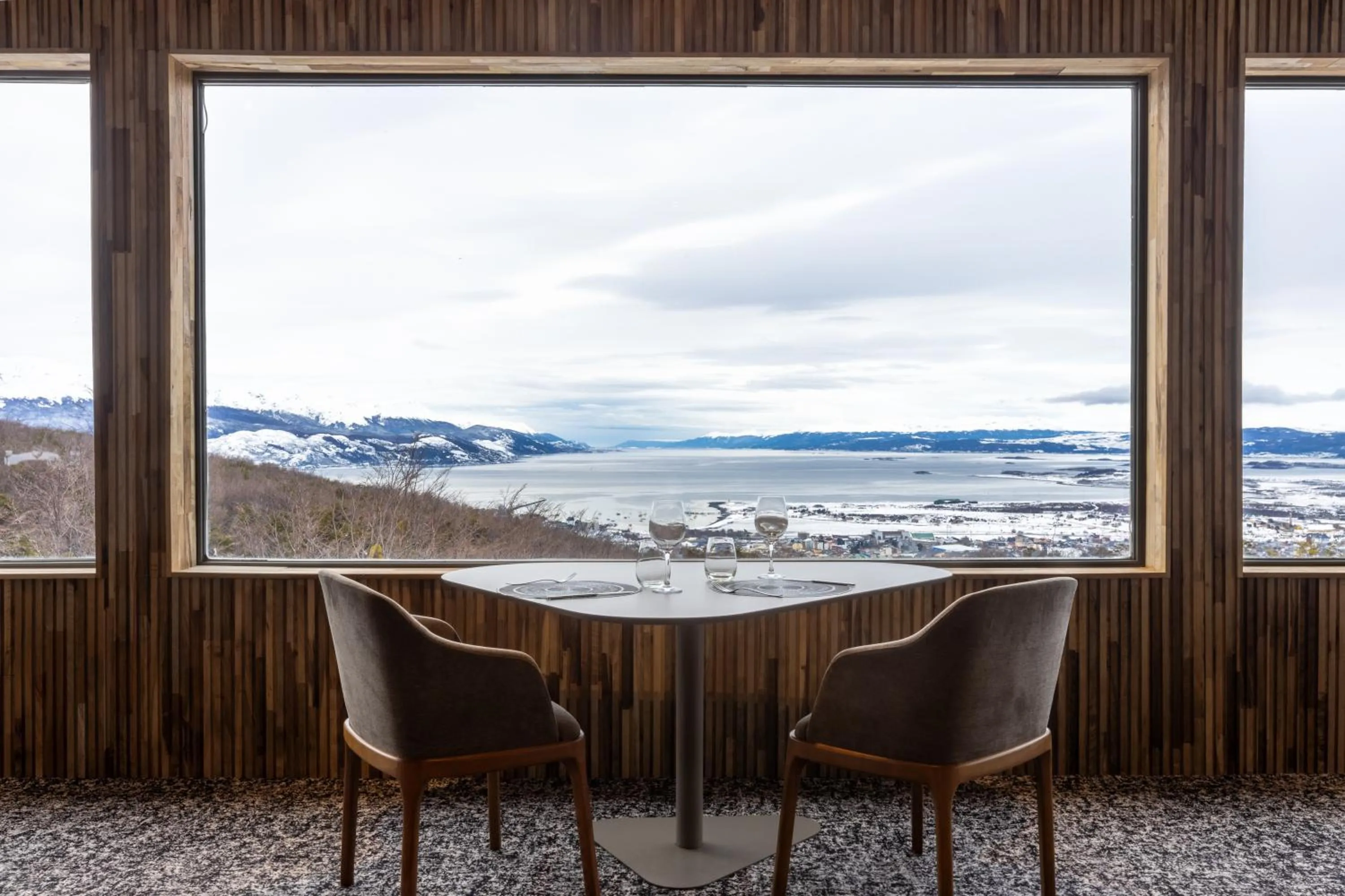 Dining area in Los Acebos Ushuaia Hotel