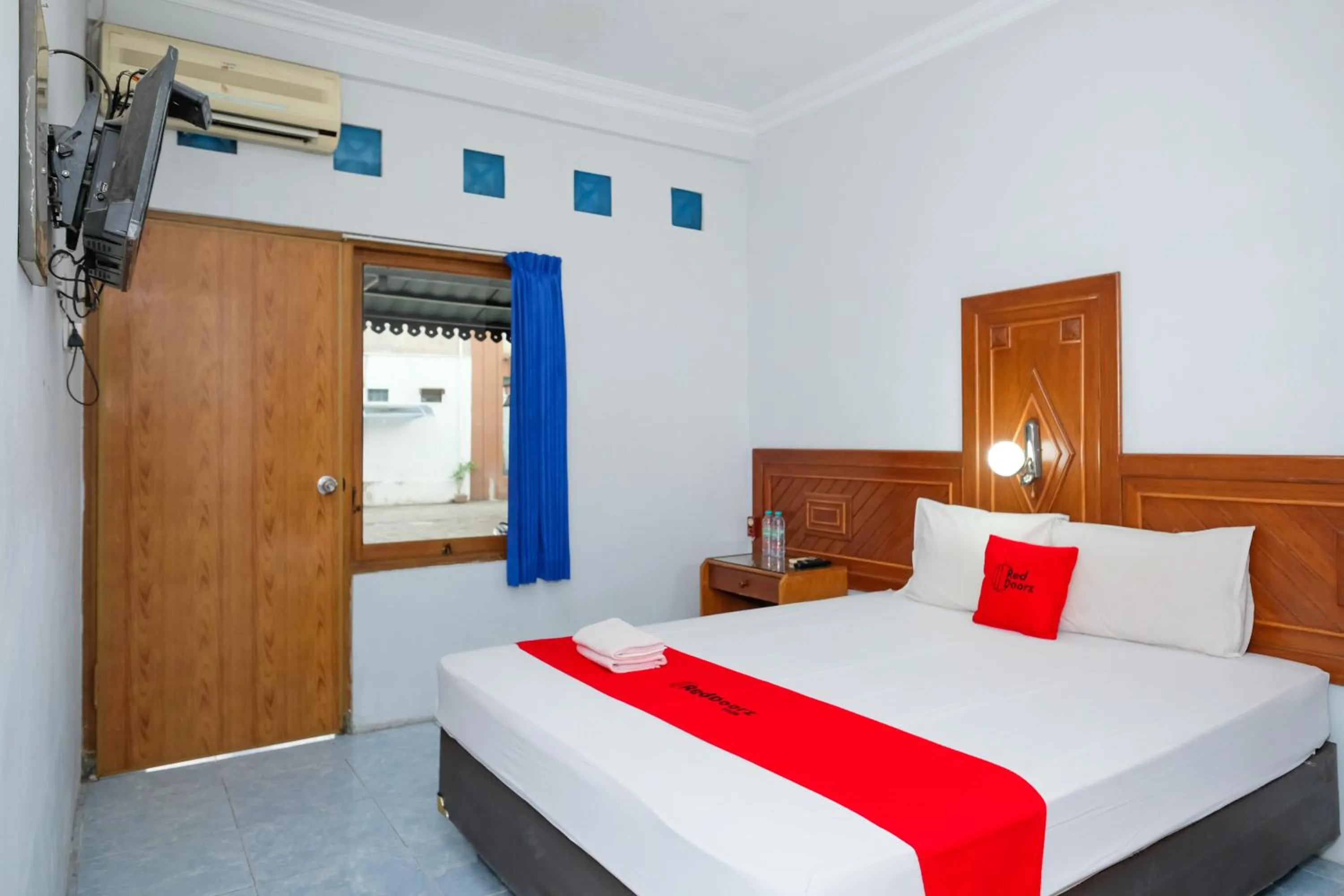 Bedroom, Bed in RedDoorz Syariah At Jalan Menteri Supeno