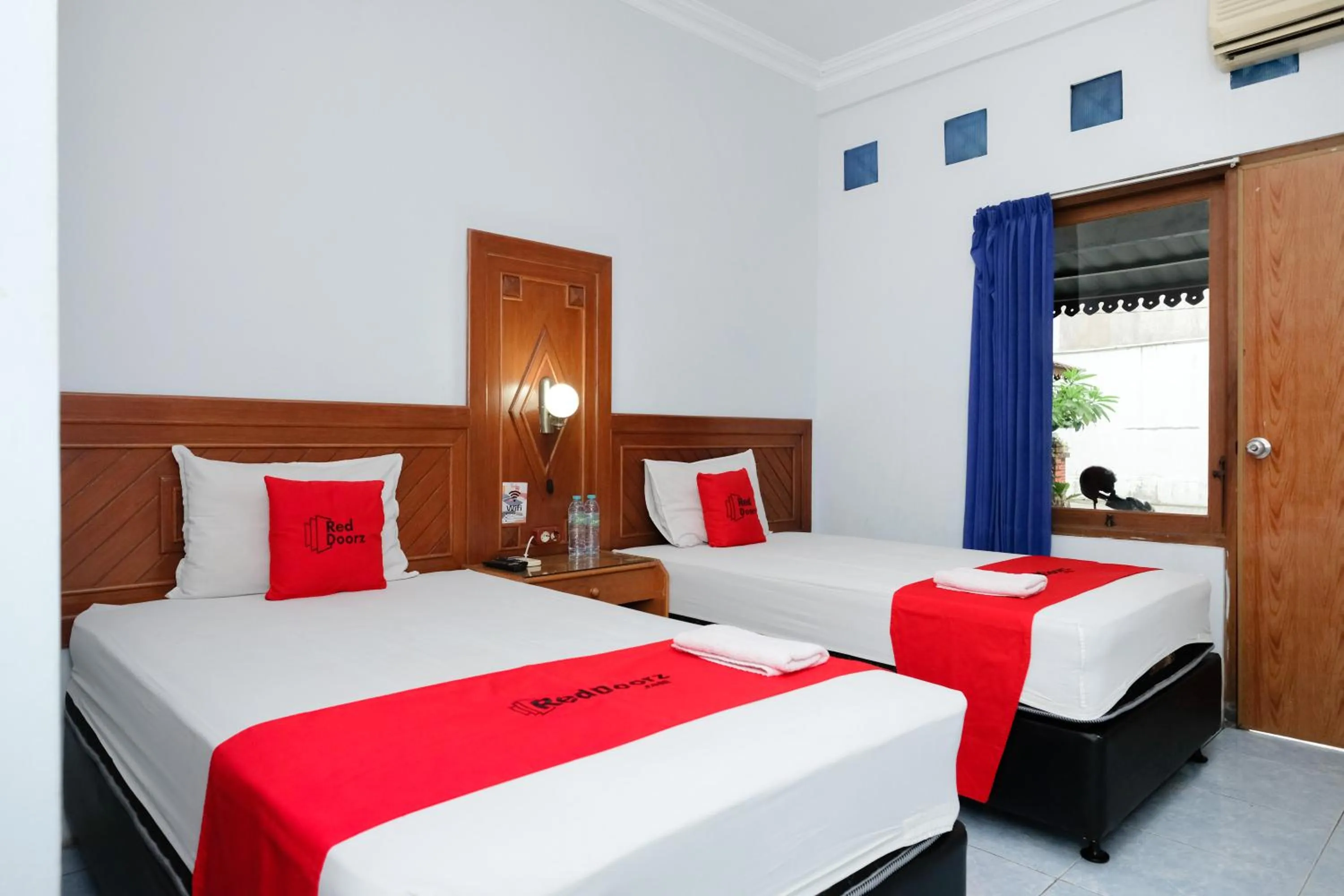 Bedroom, Bed in RedDoorz Syariah At Jalan Menteri Supeno