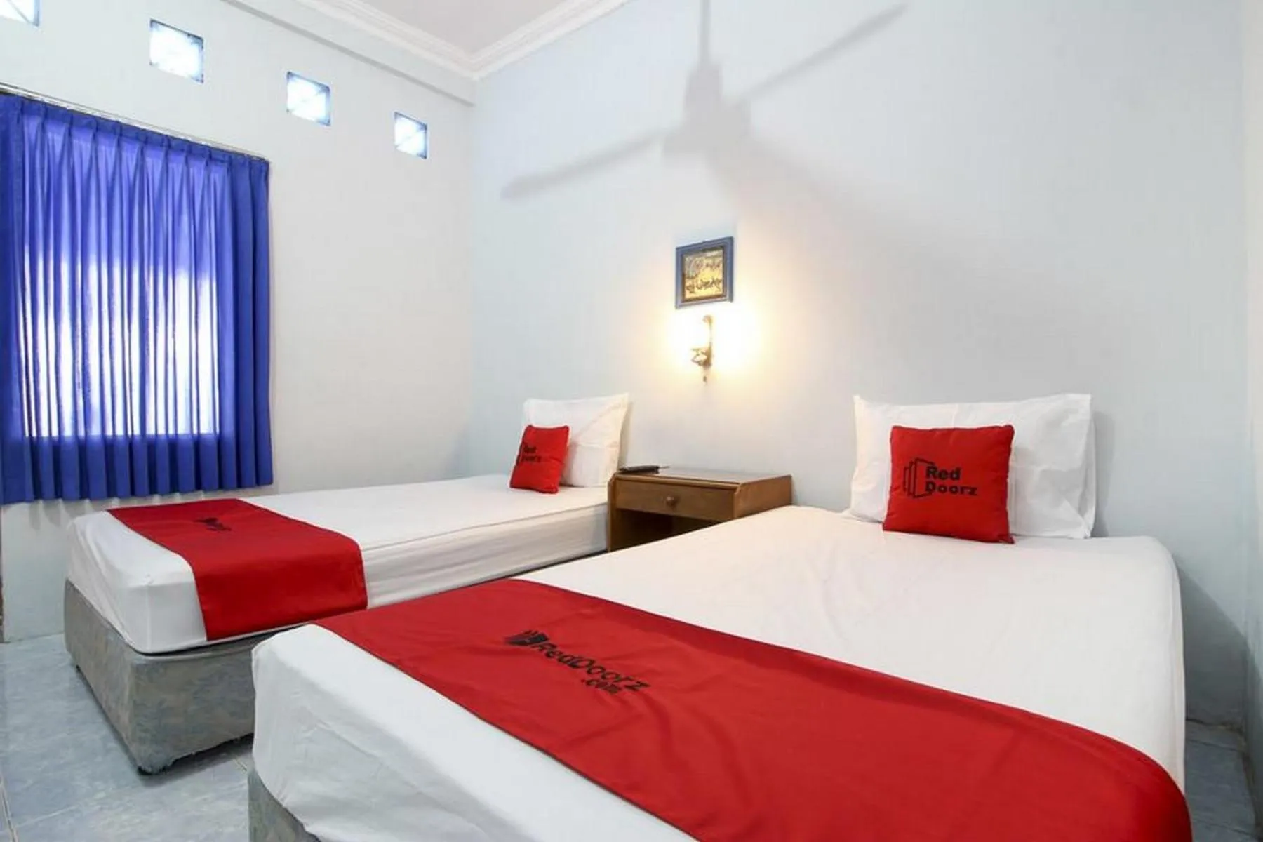 Bedroom, Bed in RedDoorz Syariah At Jalan Menteri Supeno
