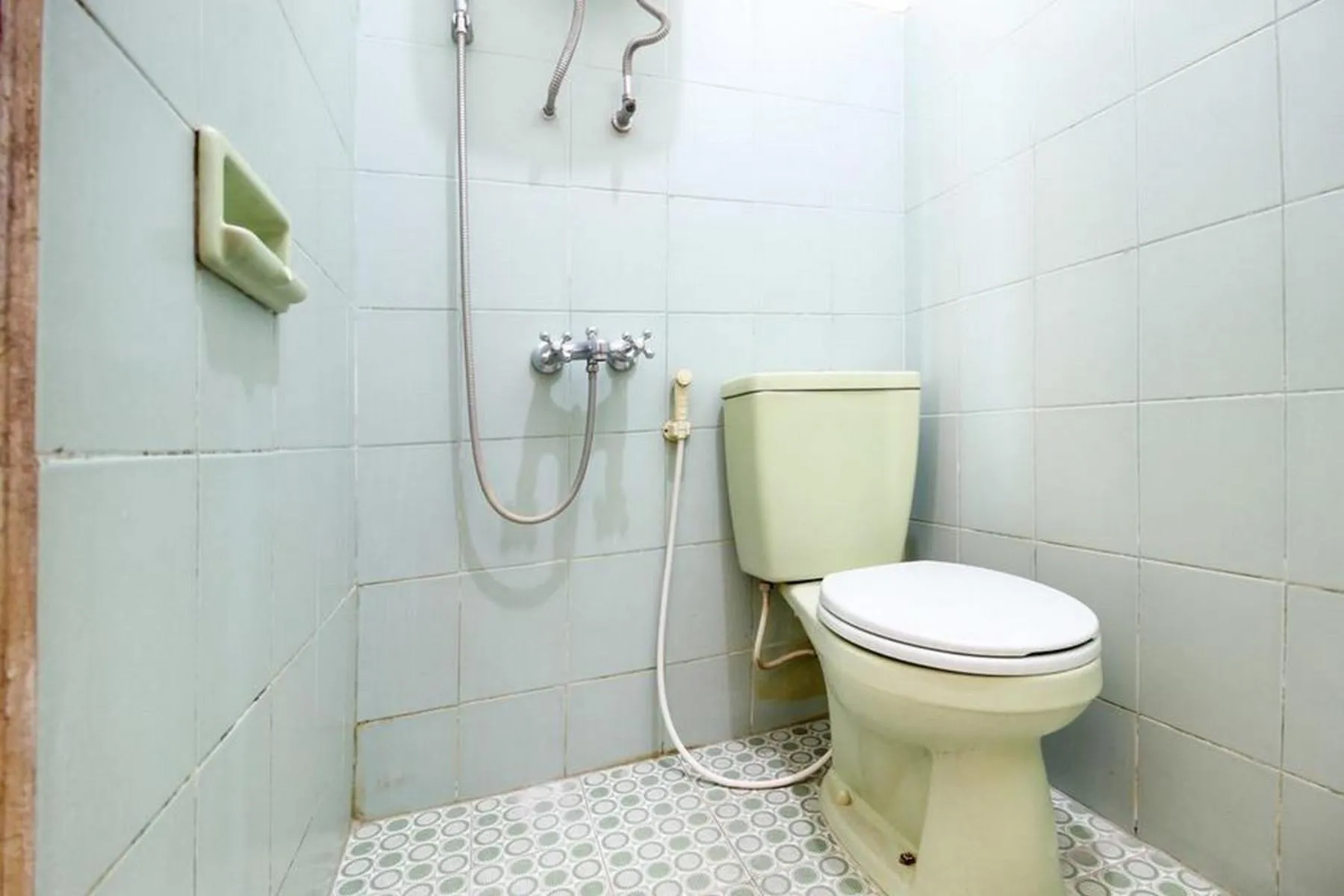 Bathroom in RedDoorz Syariah At Jalan Menteri Supeno