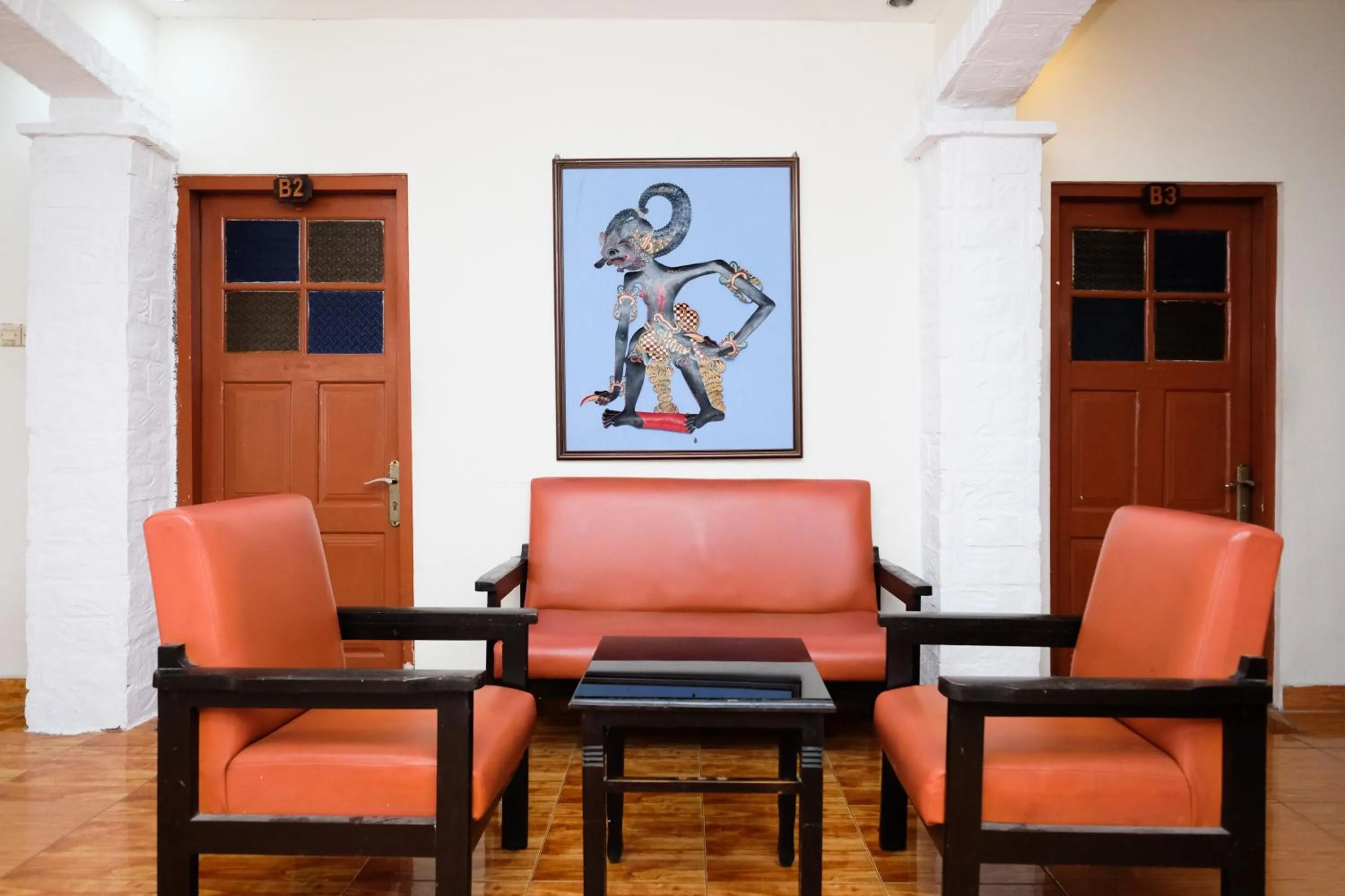 Seating area in RedDoorz Syariah At Jalan Menteri Supeno