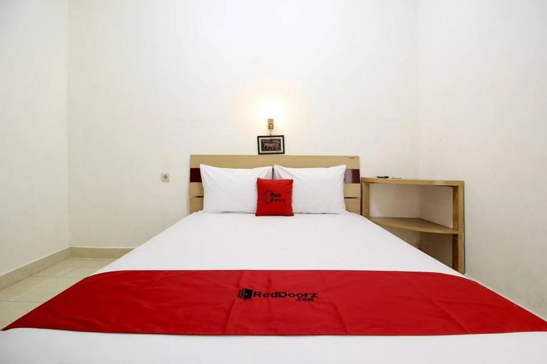 Bedroom, Bed in RedDoorz Syariah At Jalan Menteri Supeno