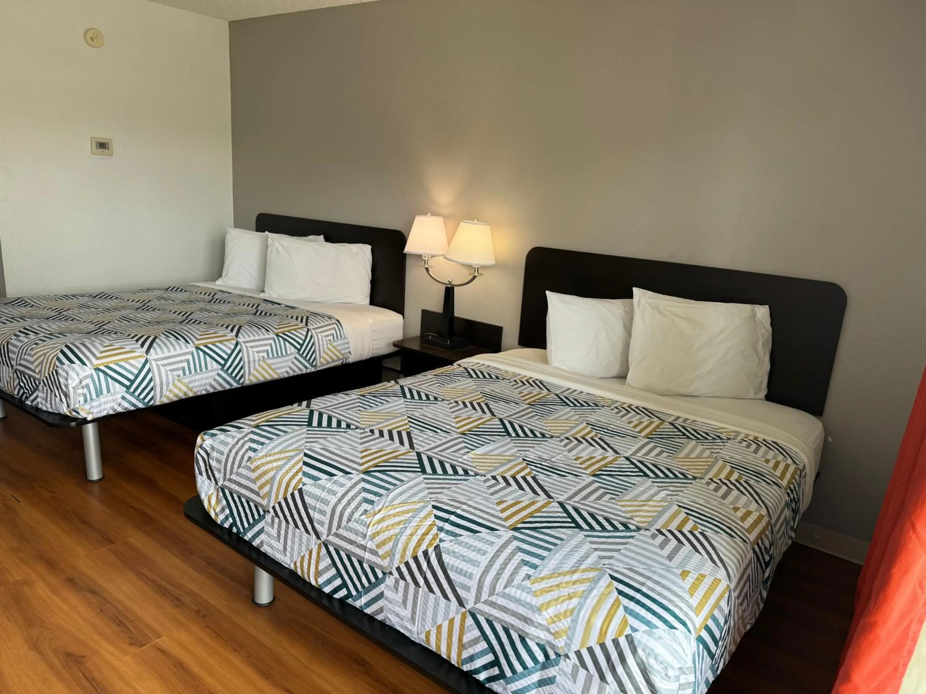 Bedroom, Bed in Motel 6-Butte, MT - Historic City Center