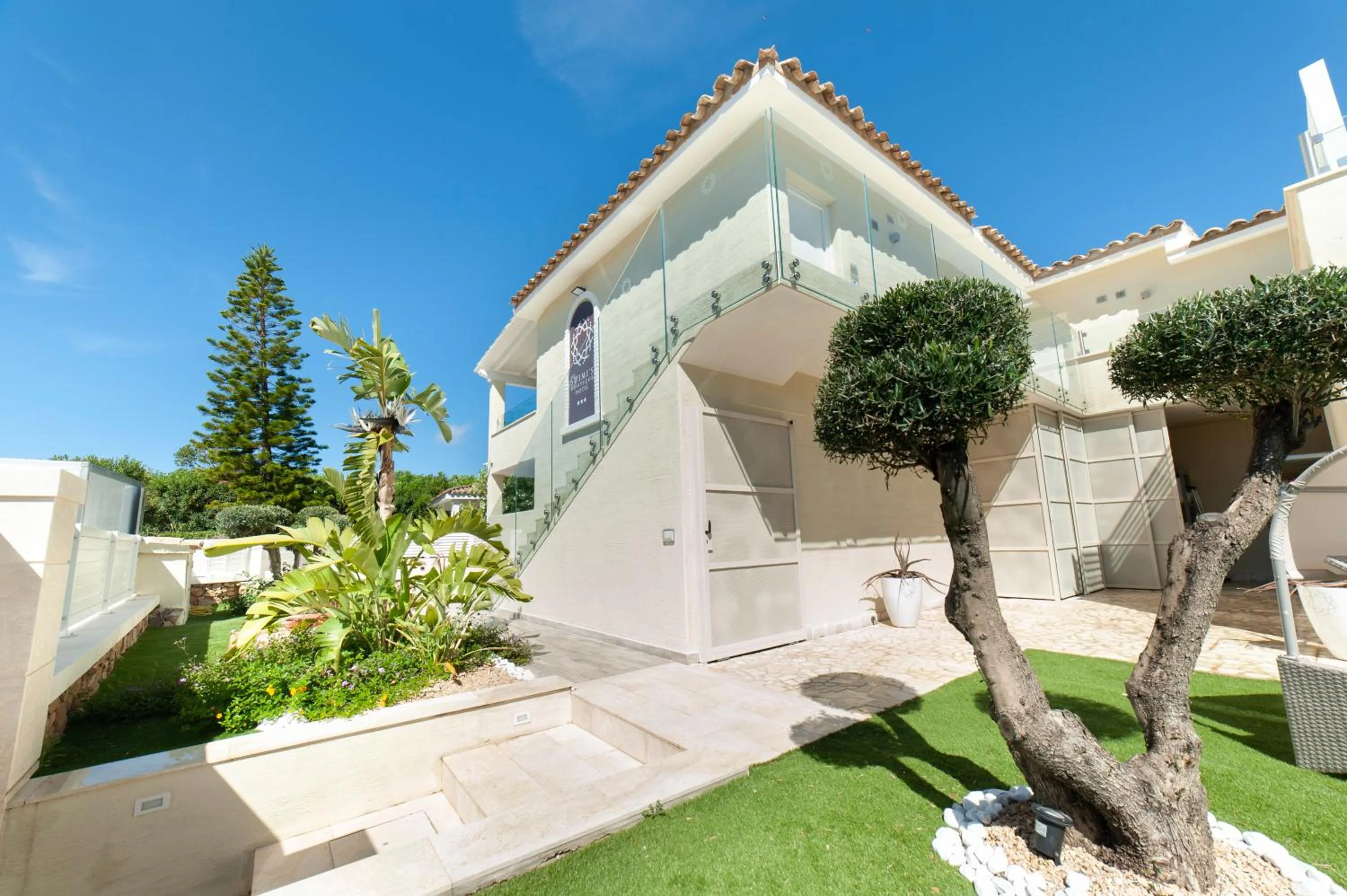 Property building in Suimi's Hotel