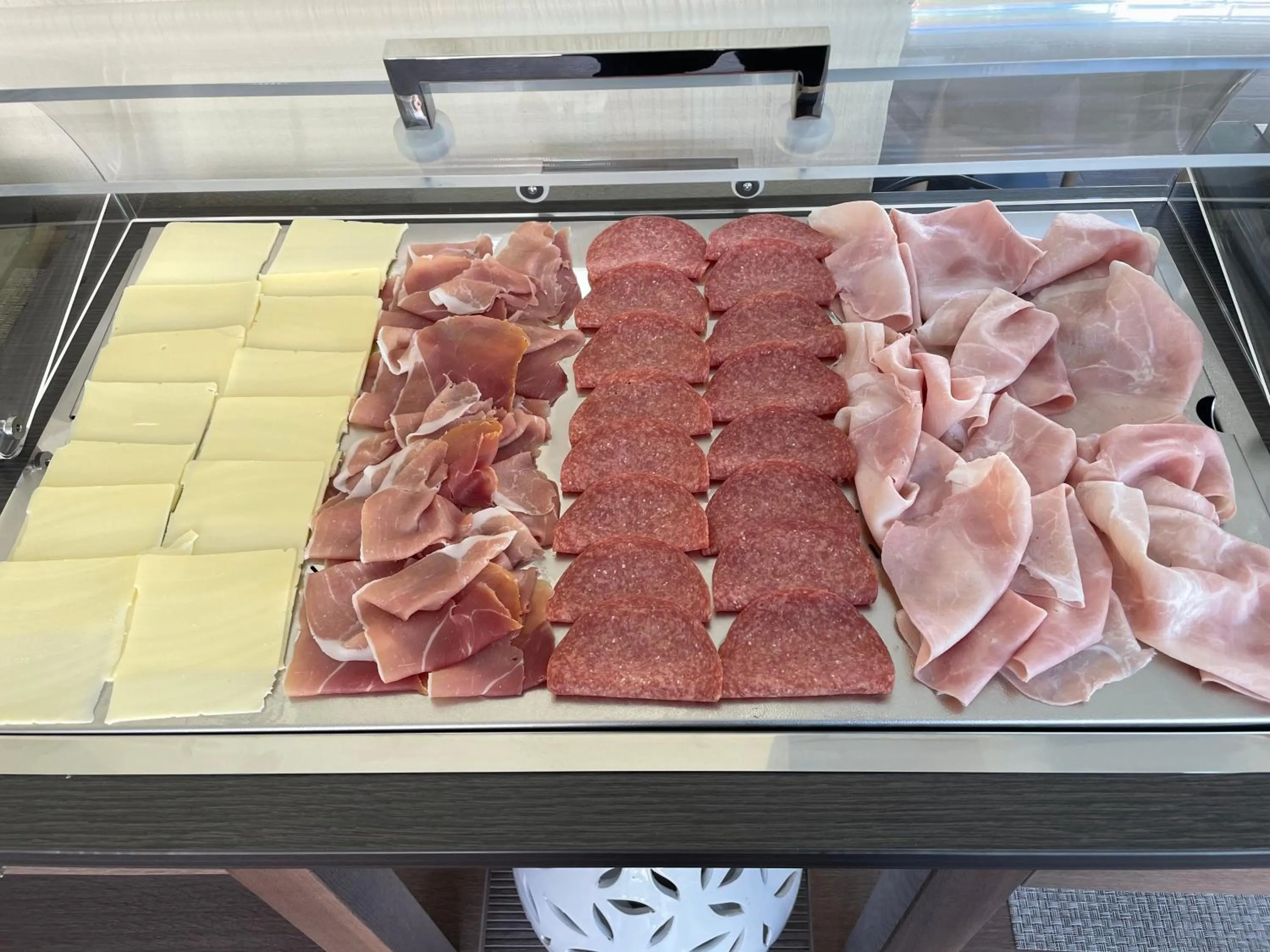 Food and drinks in Suimi's Hotel