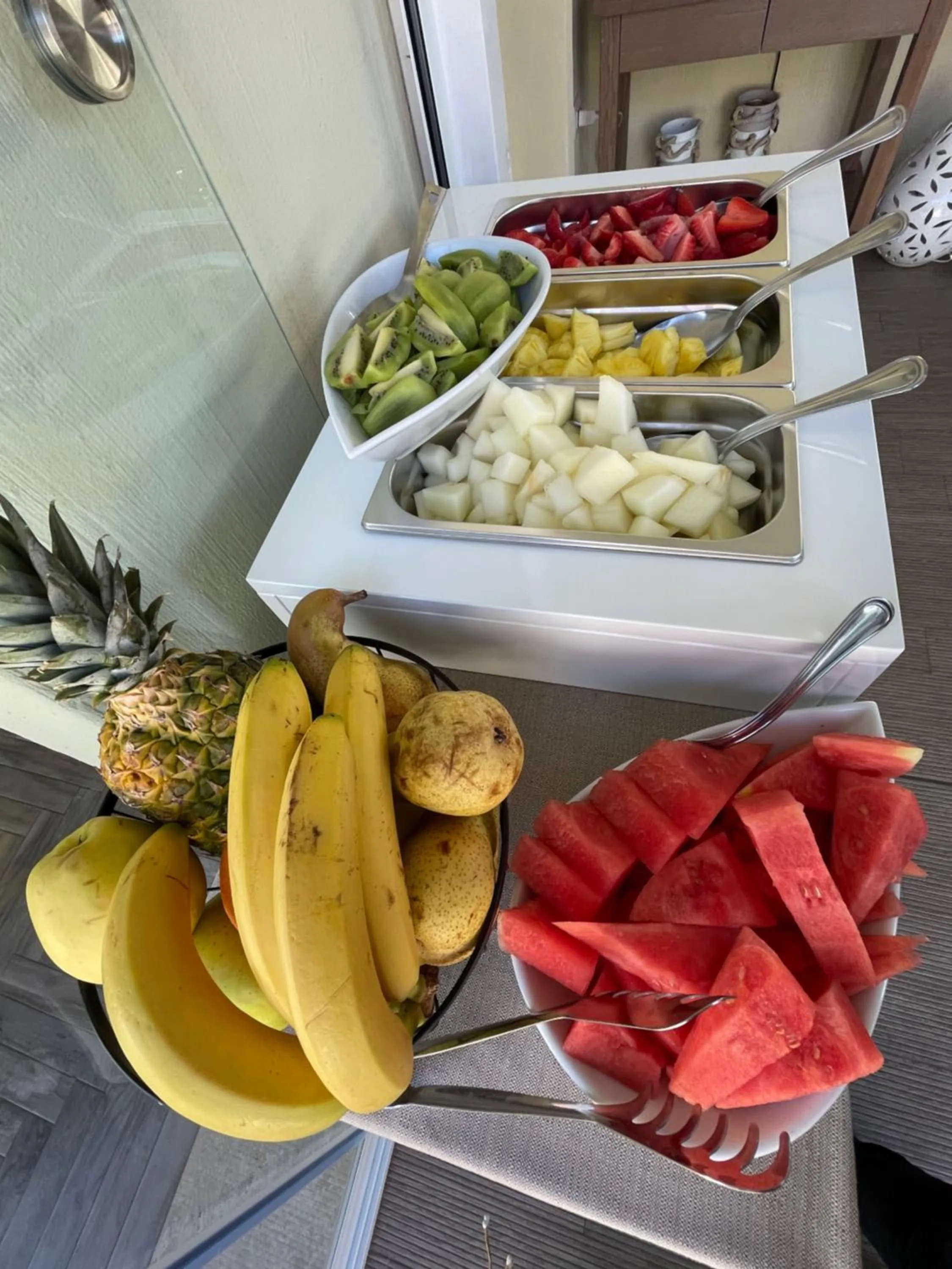 Breakfast in Suimi's Hotel