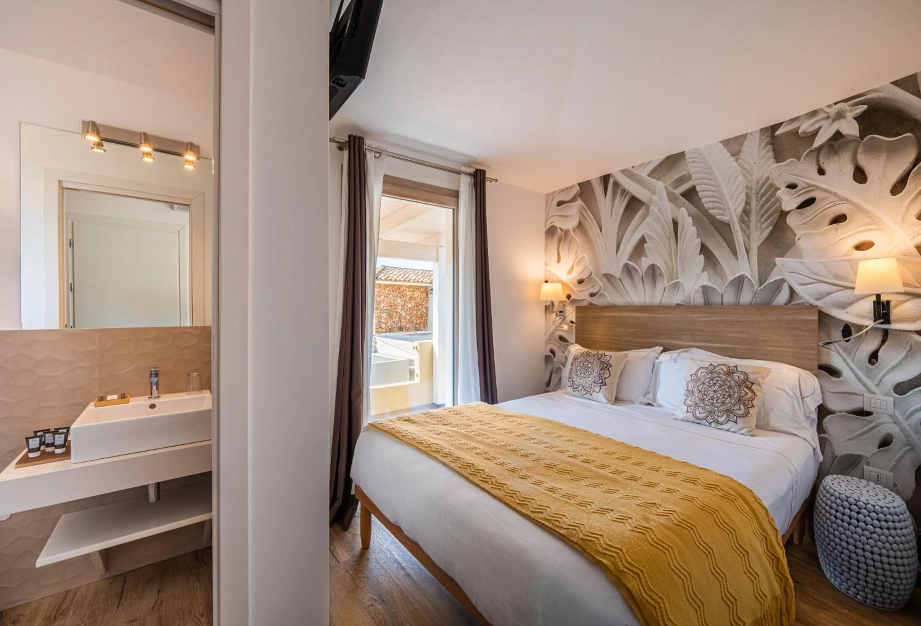 Bed in Suimi's Hotel