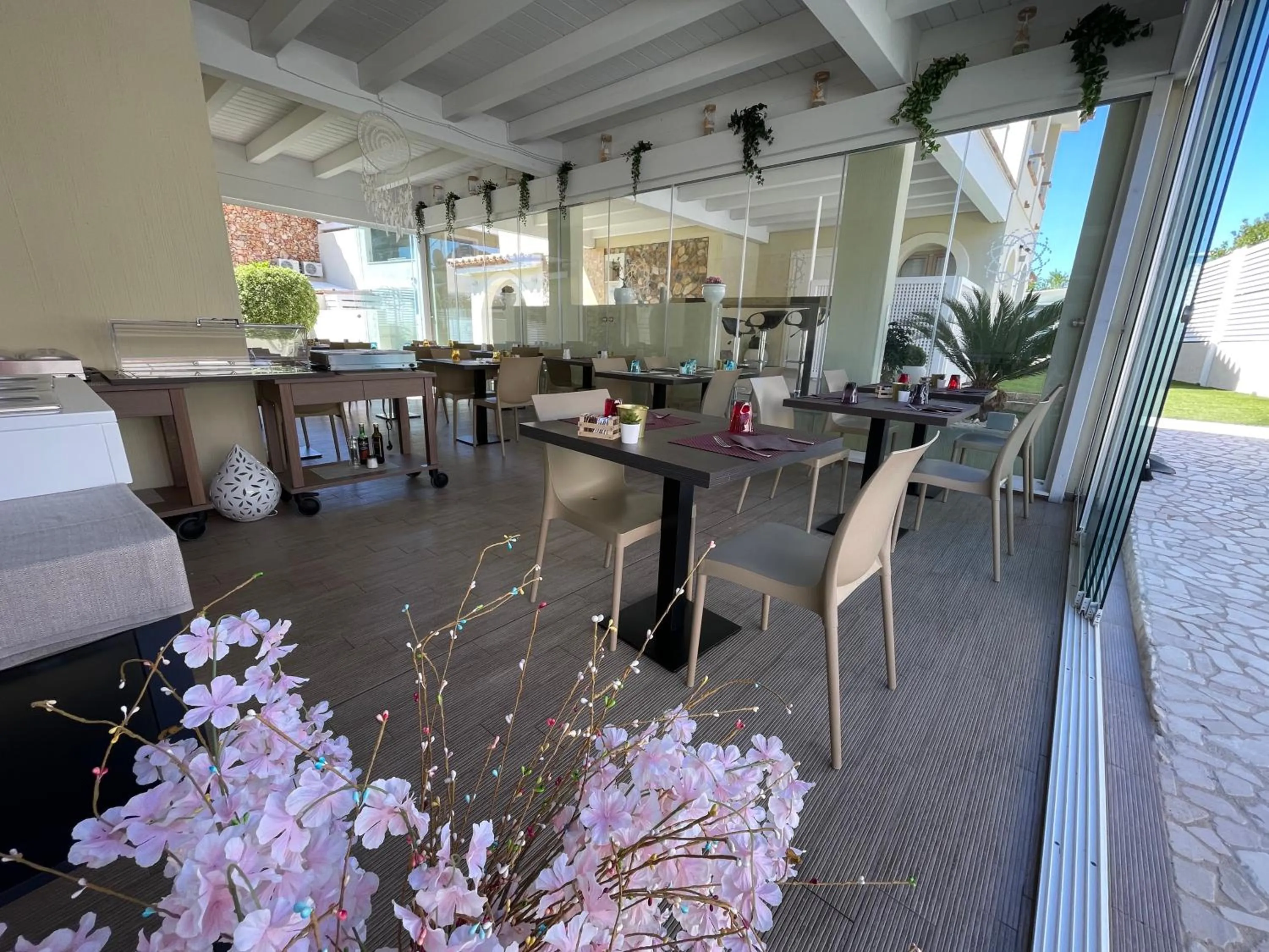 Breakfast in Suimi's Hotel