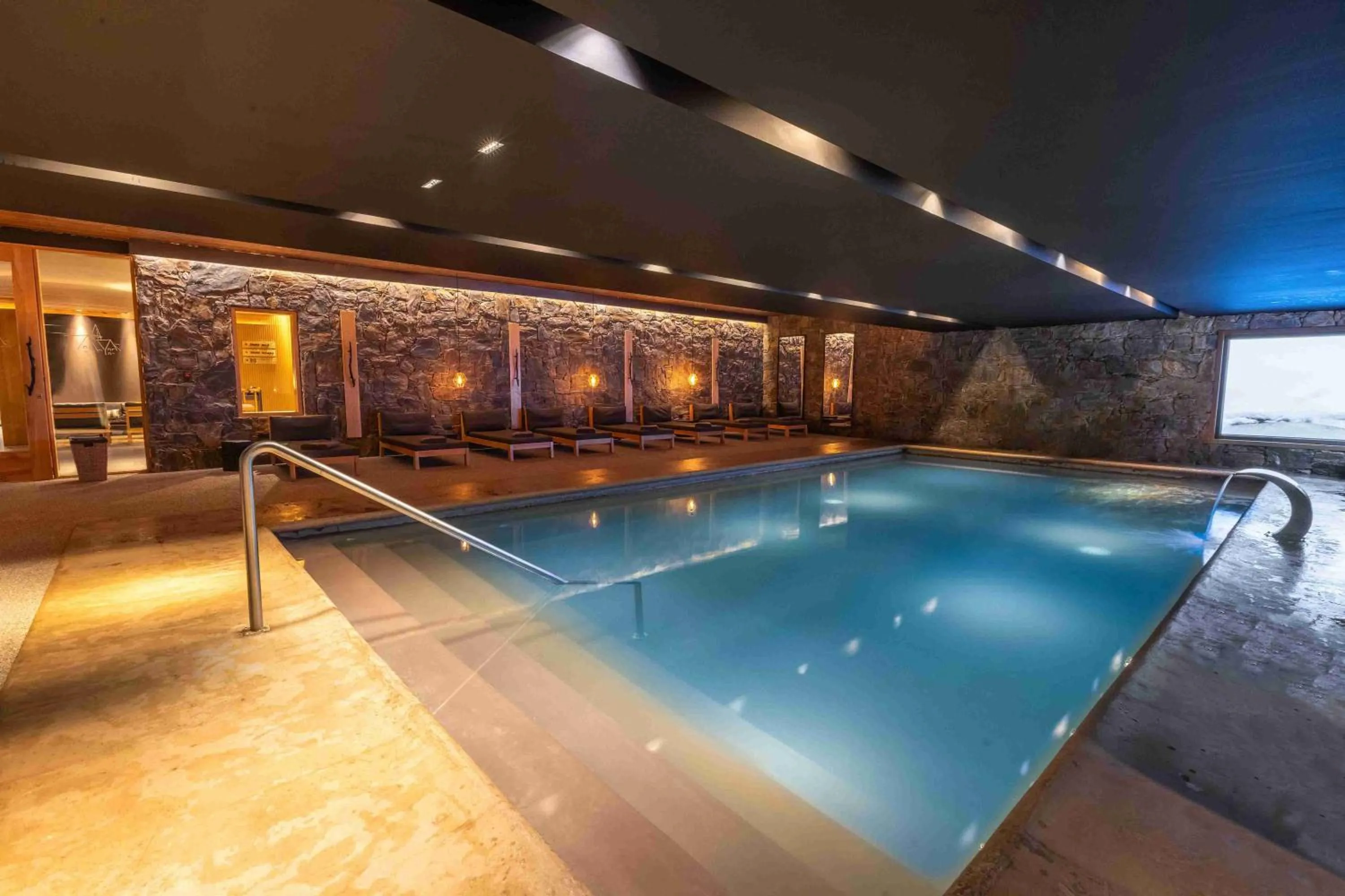 Swimming pool in Las Hayas Ushuaia Resort