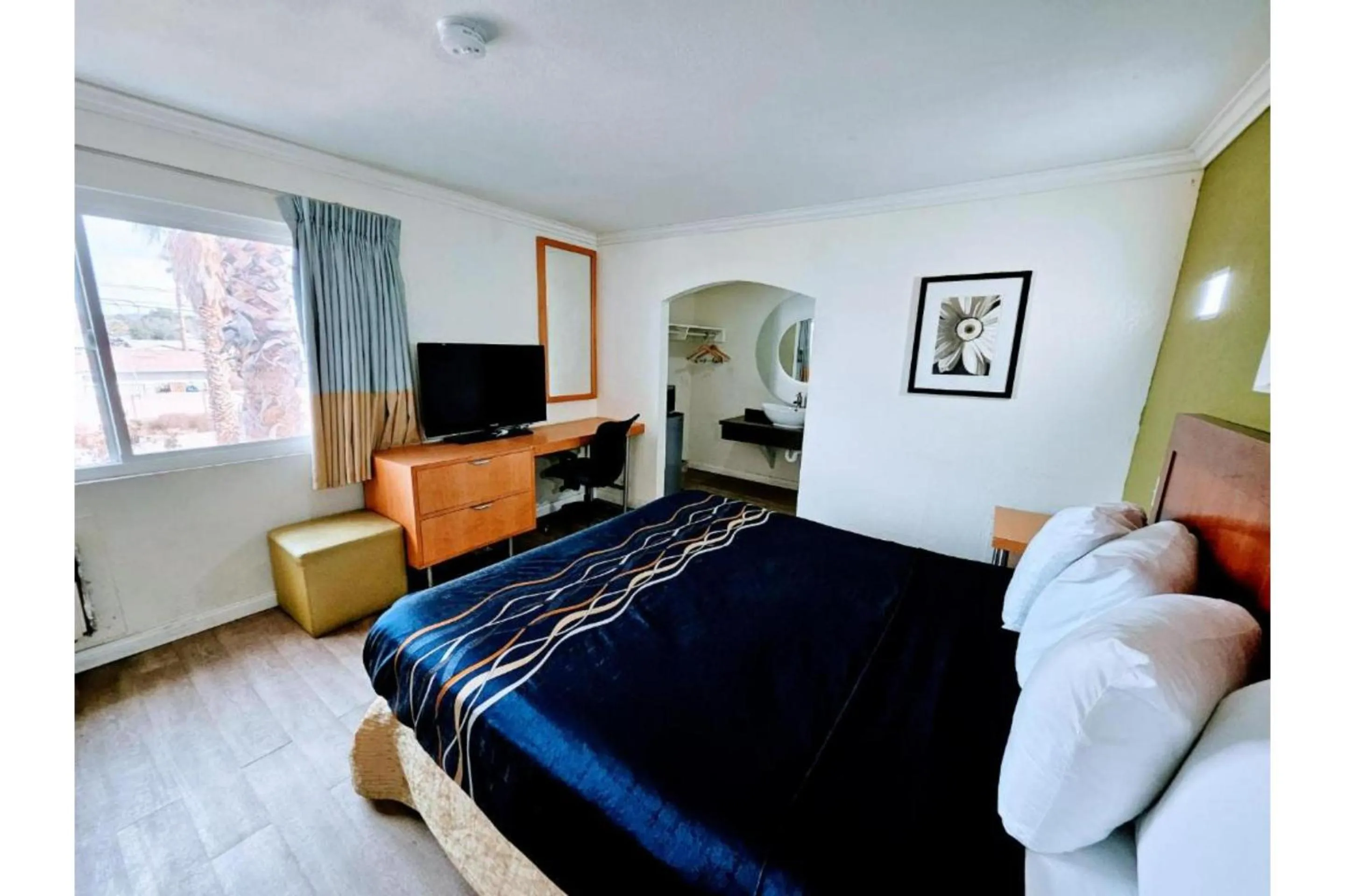 Bedroom, Bed in Hotel Ridgecrest An Extended Stay Studio