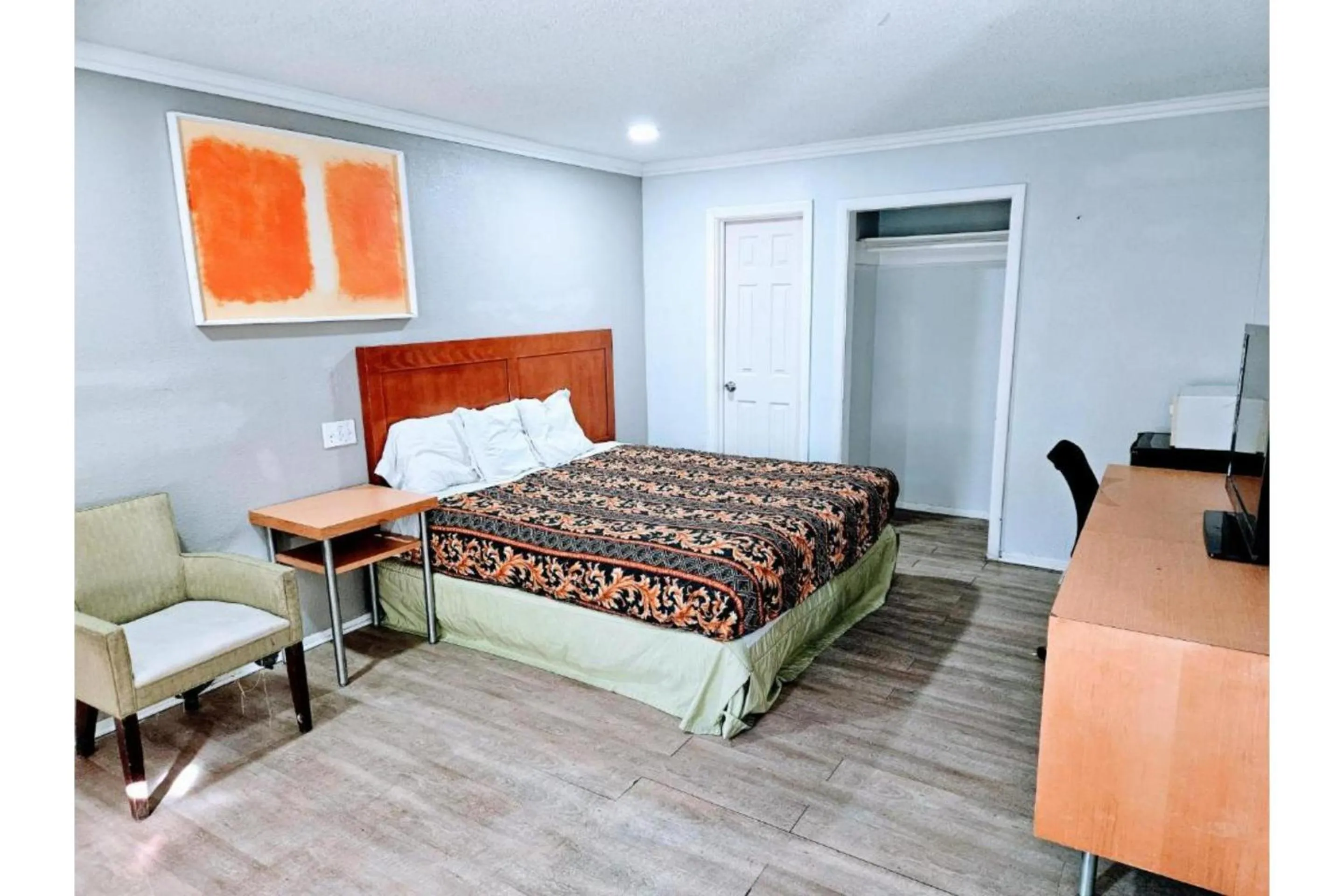 Bedroom, Bed in Hotel Ridgecrest An Extended Stay Studio