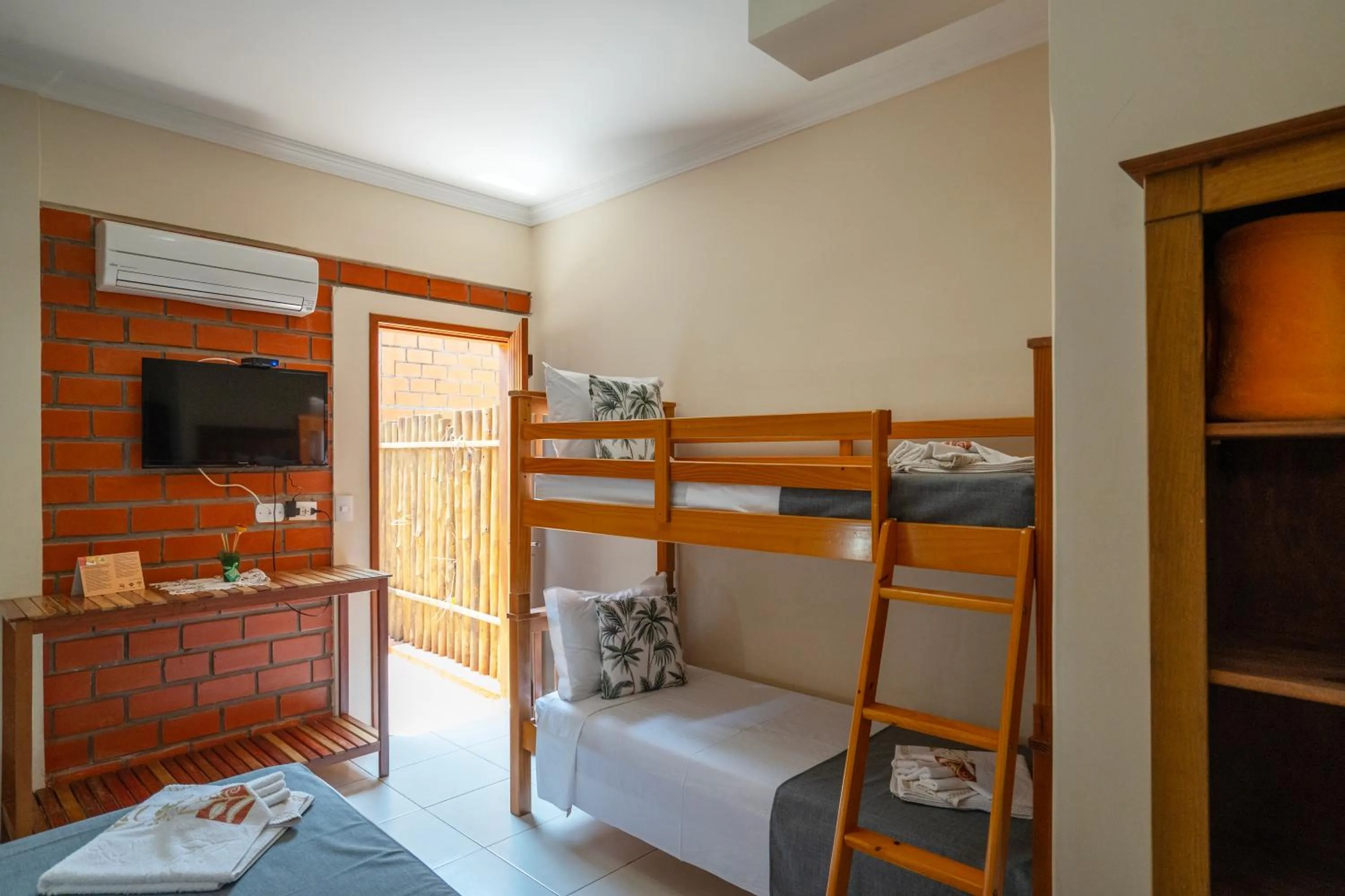 Bedroom, Bed in Pousada Galeria Artes