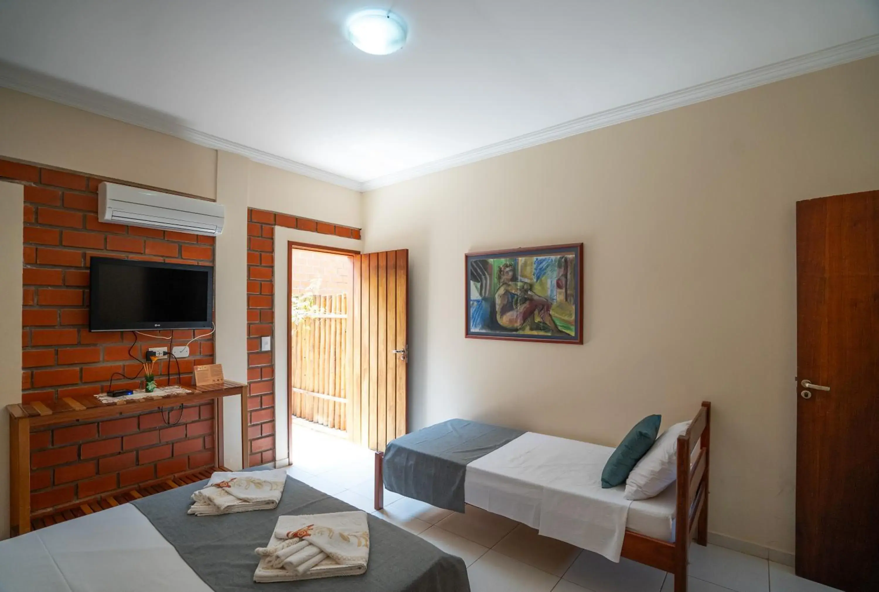 Triple Room in Pousada Galeria Artes Triple Room in Pousada Galeria Artes