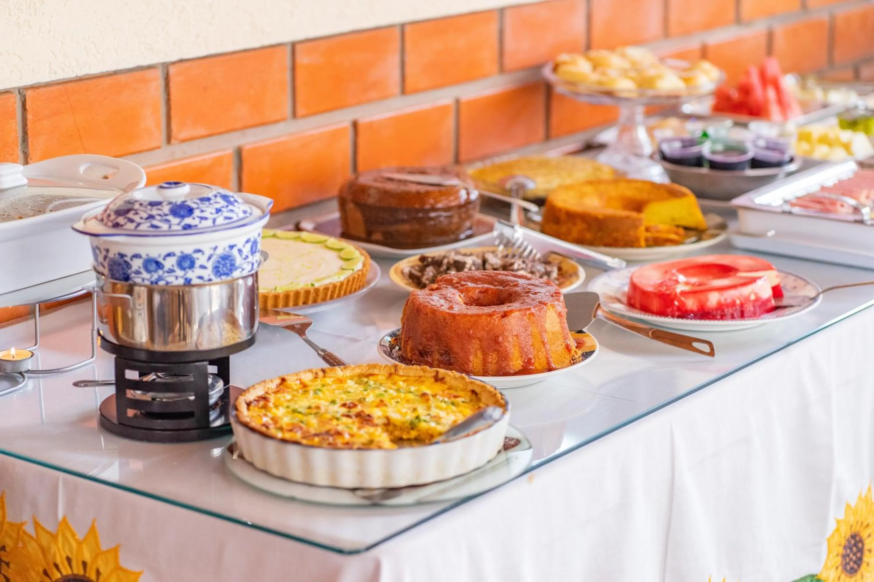 Breakfast in Pousada Galeria Artes