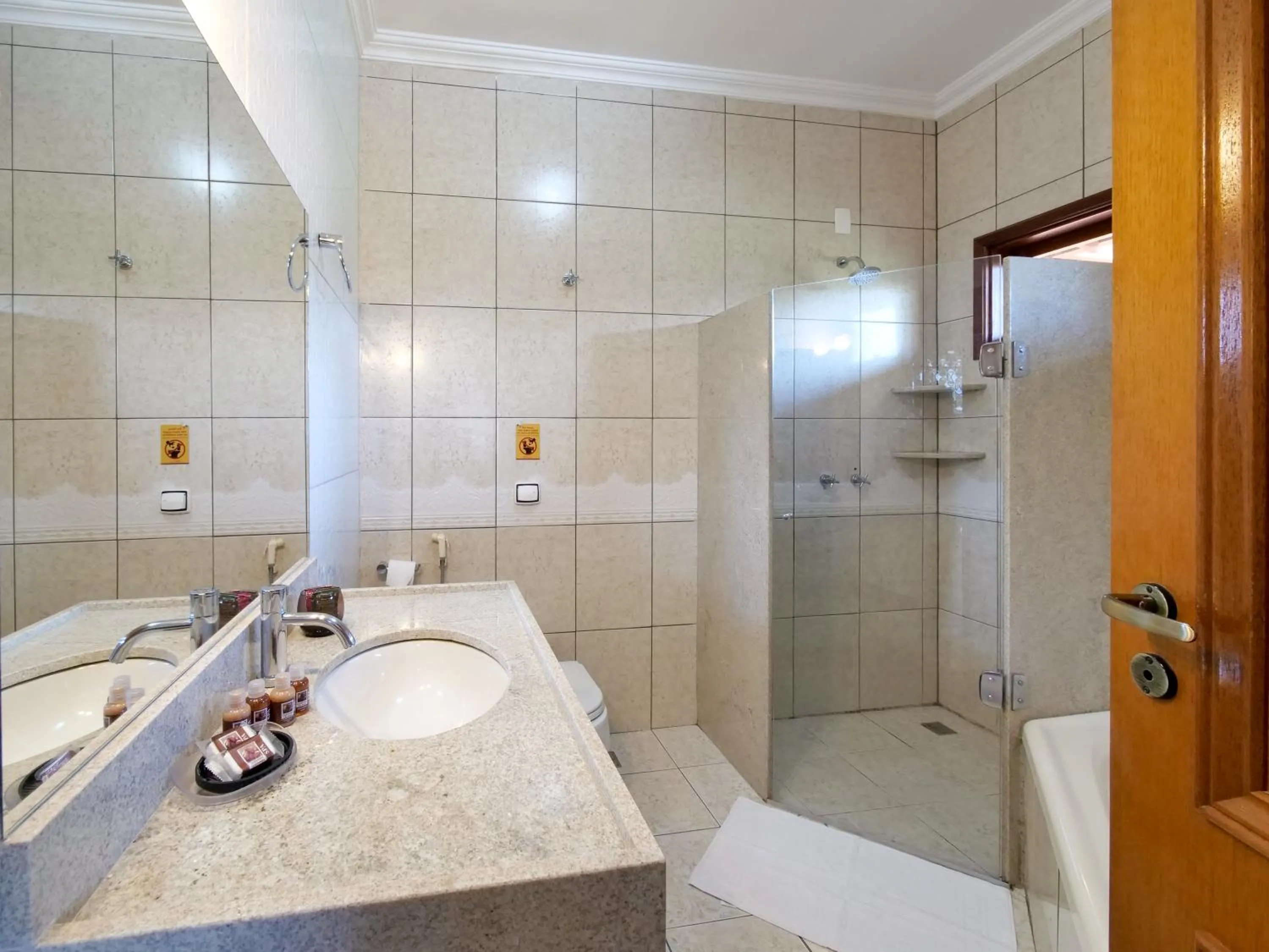 Bathroom in Pousada Galeria Artes