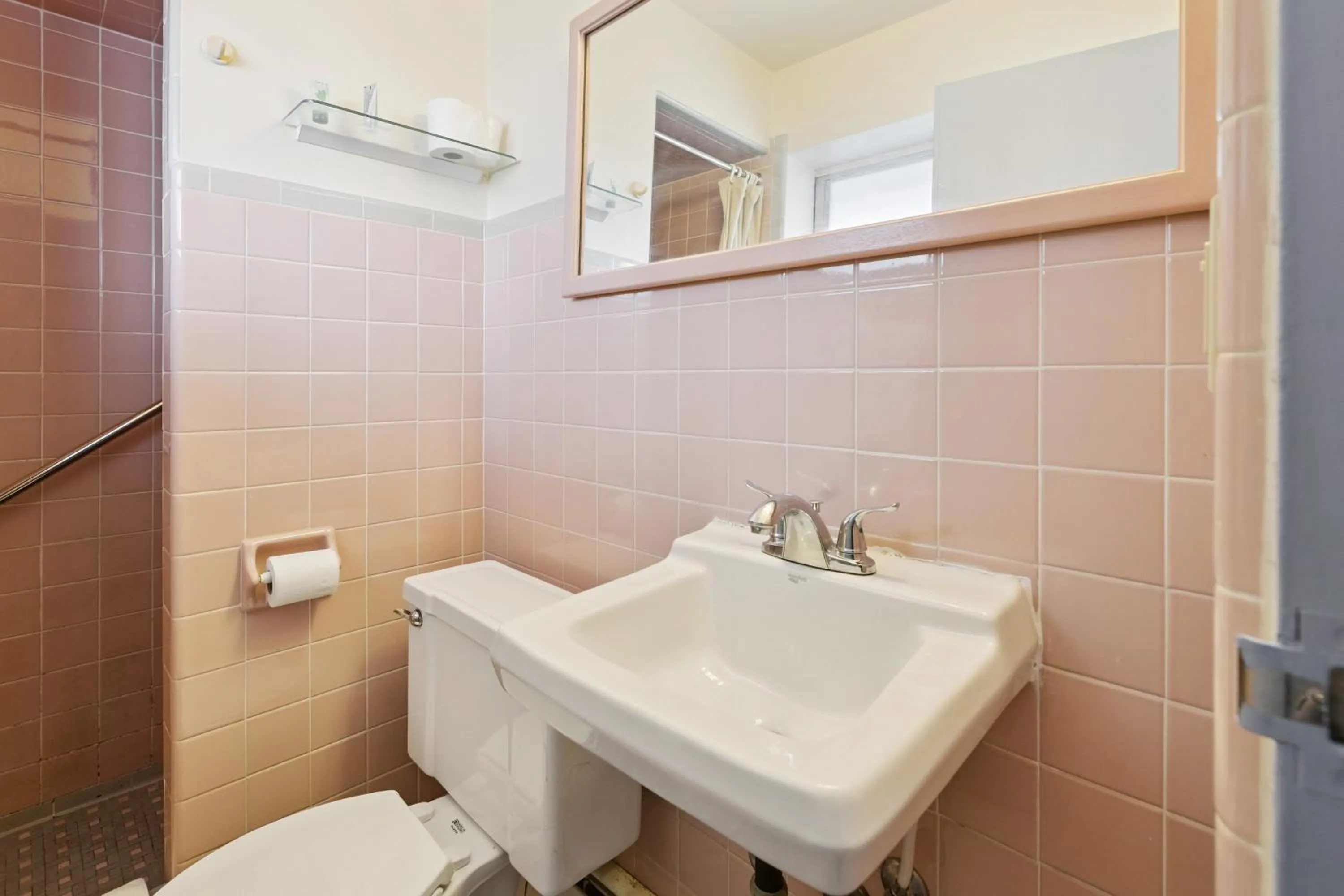 Bathroom in Heidelberg Motel by Capital O Bridgeport Frankenmuth I 75