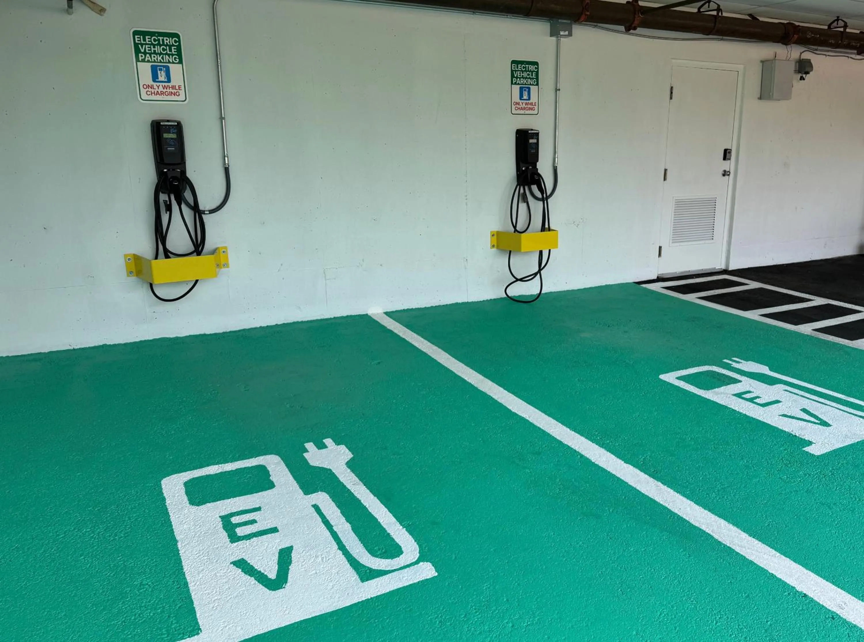 Parking in Hotel International