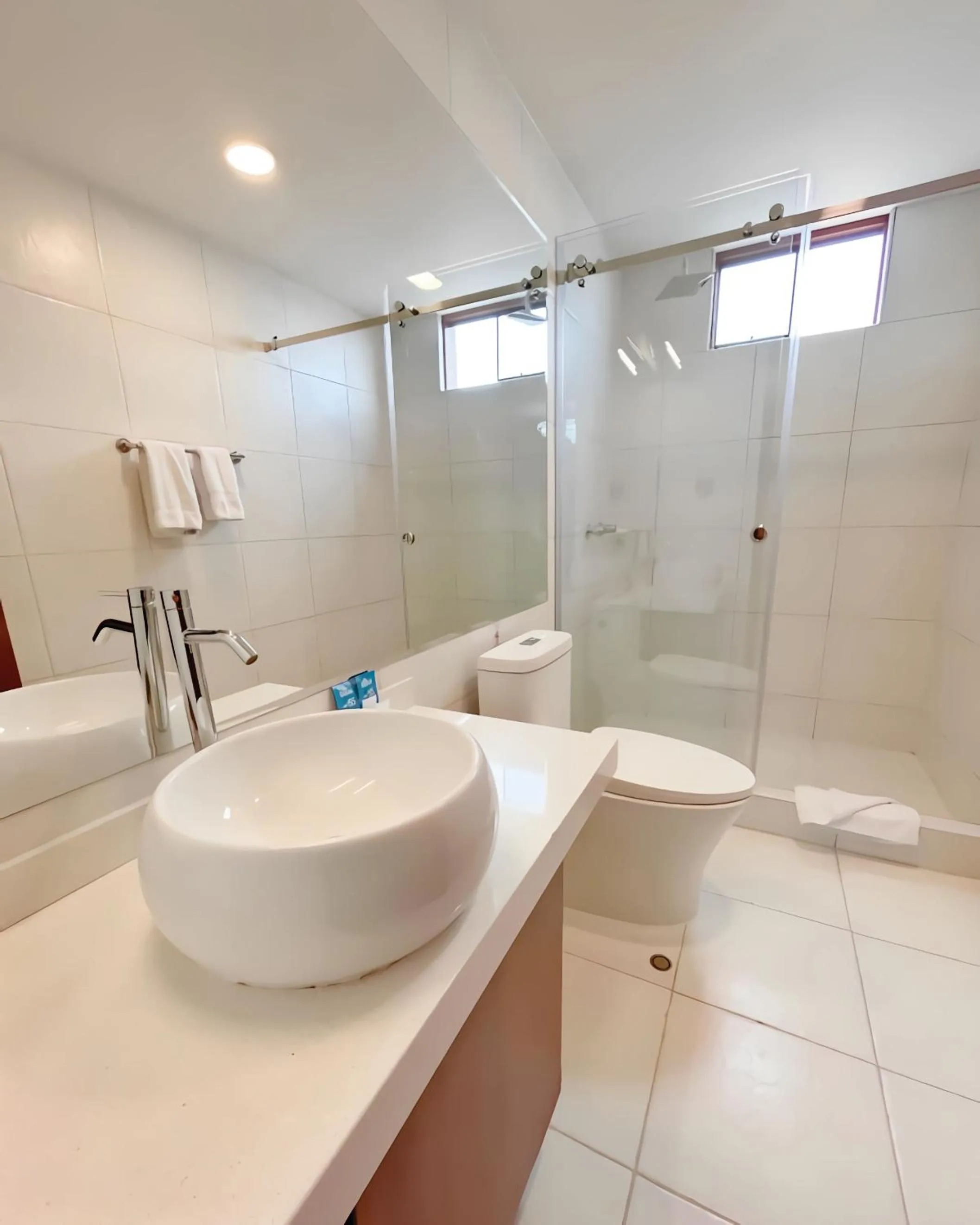 Bathroom in Hotel Fundador by Robles