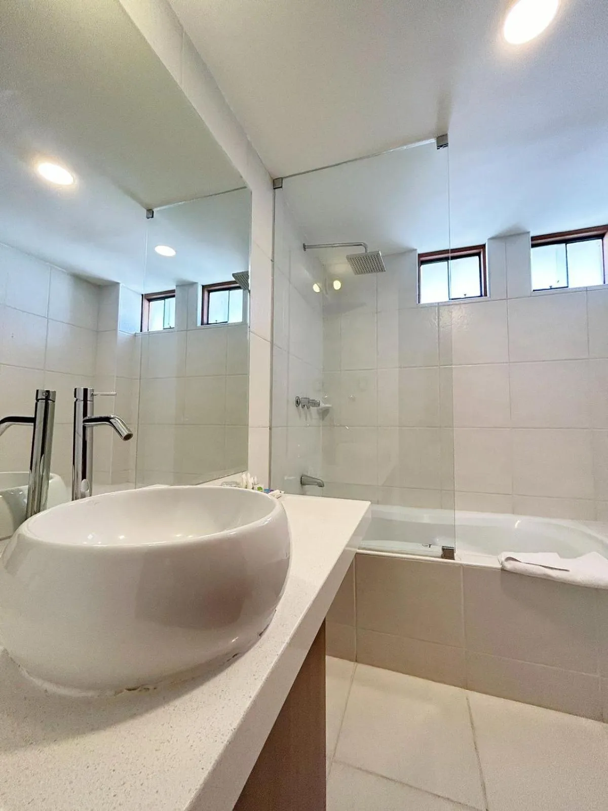 Bathroom in Hotel Fundador by Robles