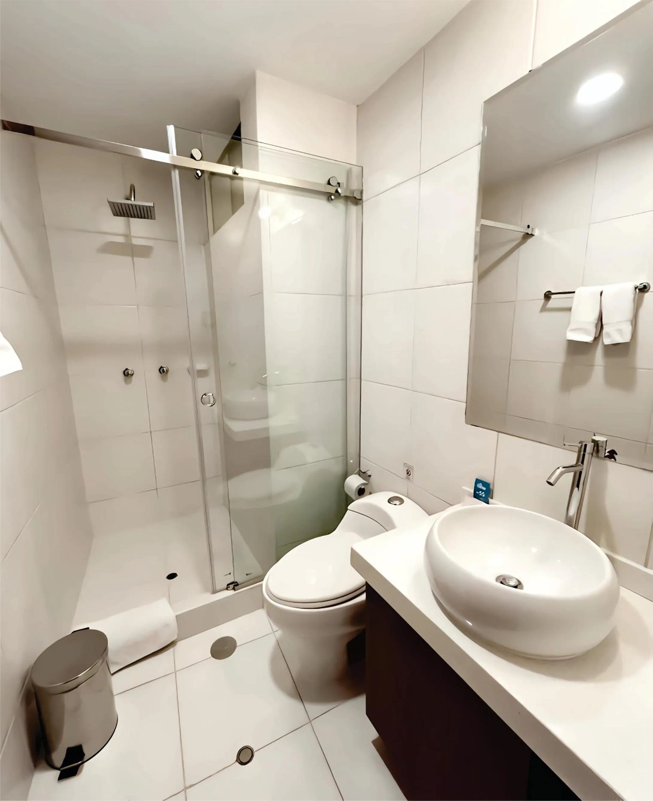 Bathroom in Hotel Fundador by Robles