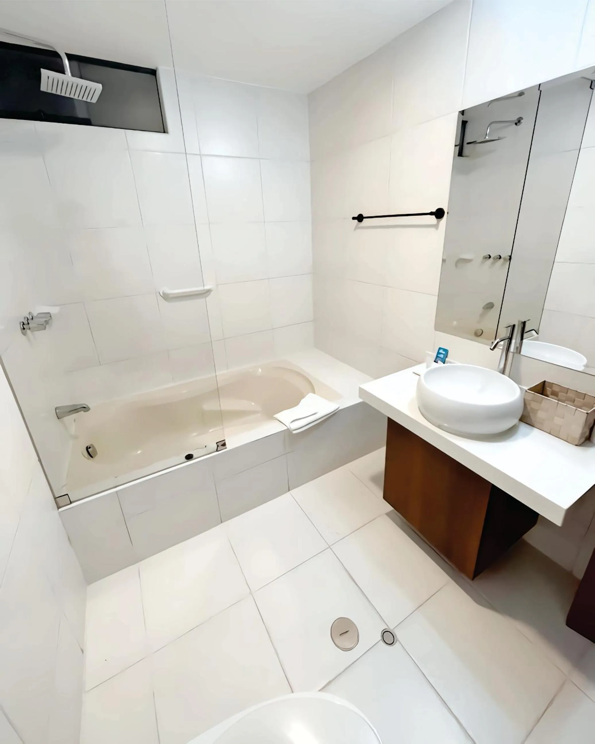 Bathroom in Hotel Fundador by Robles