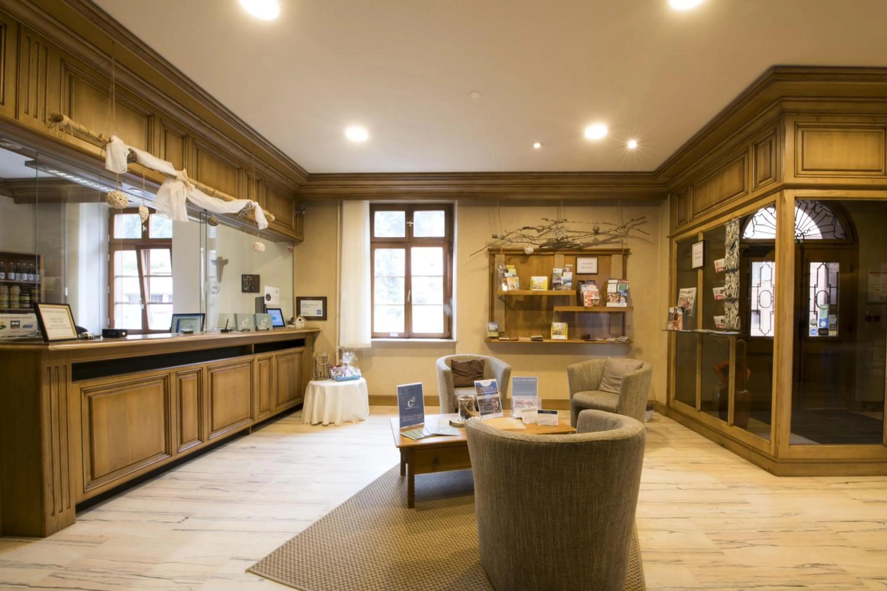 Lobby or reception in Hôtellerie du Couvent Oberbronn