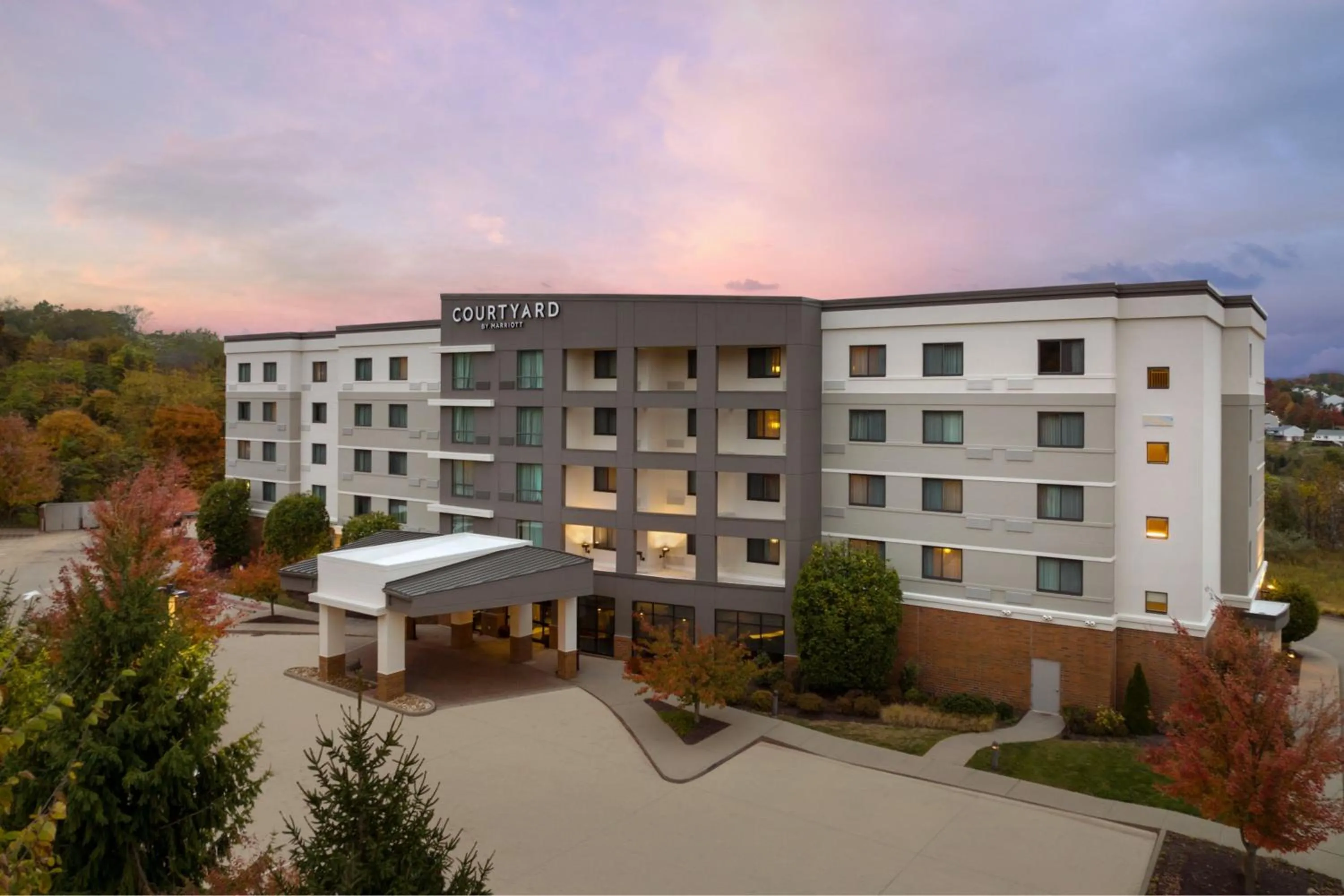 Property building in Courtyard by Marriott Pittsburgh Washington Meadow Lands