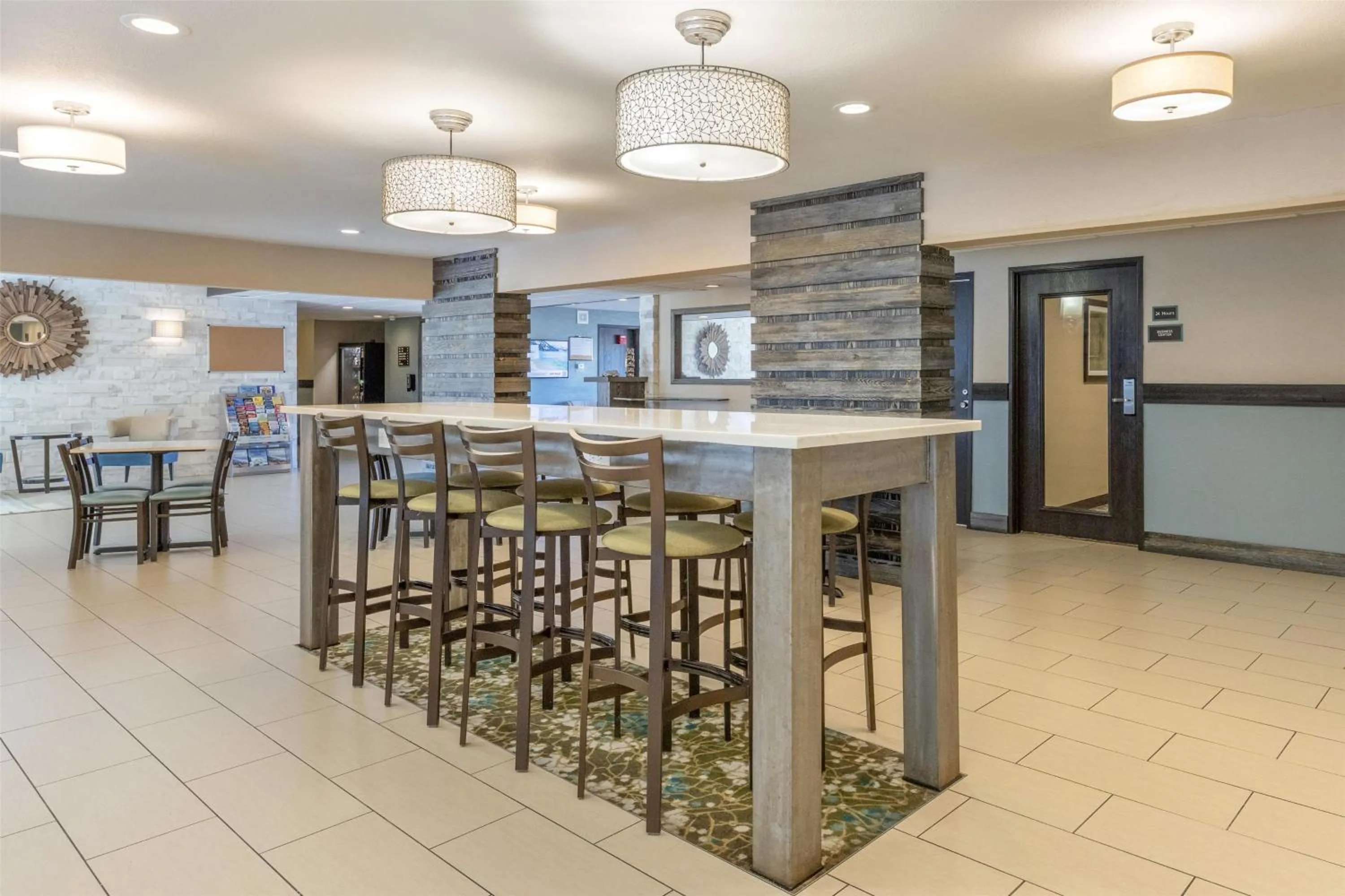 Breakfast in Best Western Long Beach Inn