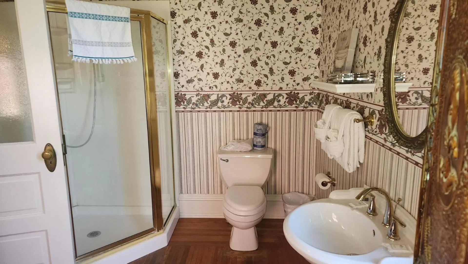 Shower in Greystone Manor Bed & Breakfast