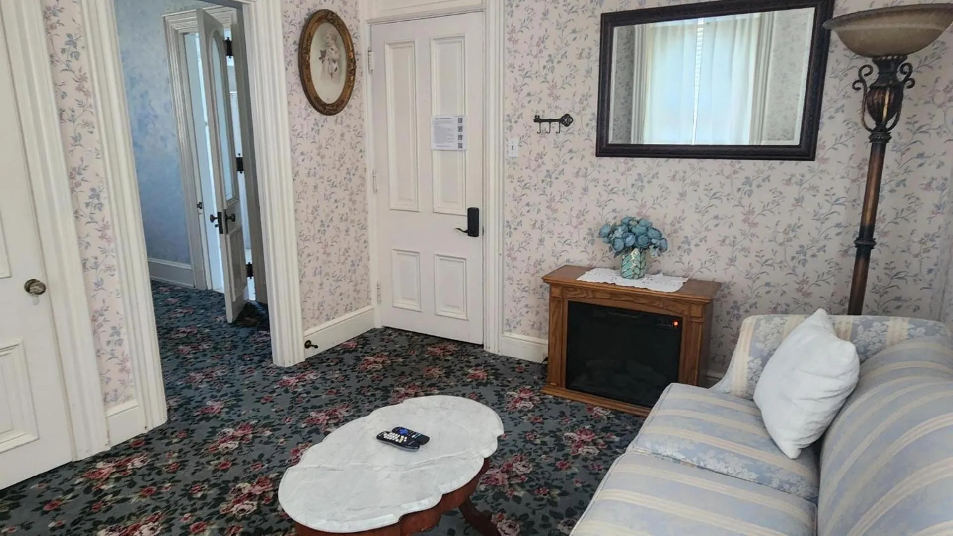 Seating area in Greystone Manor Bed & Breakfast