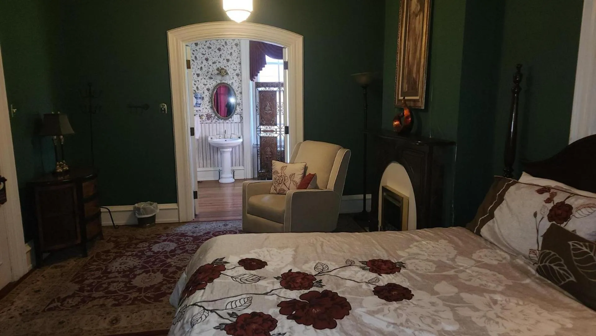 Bed in Greystone Manor Bed & Breakfast