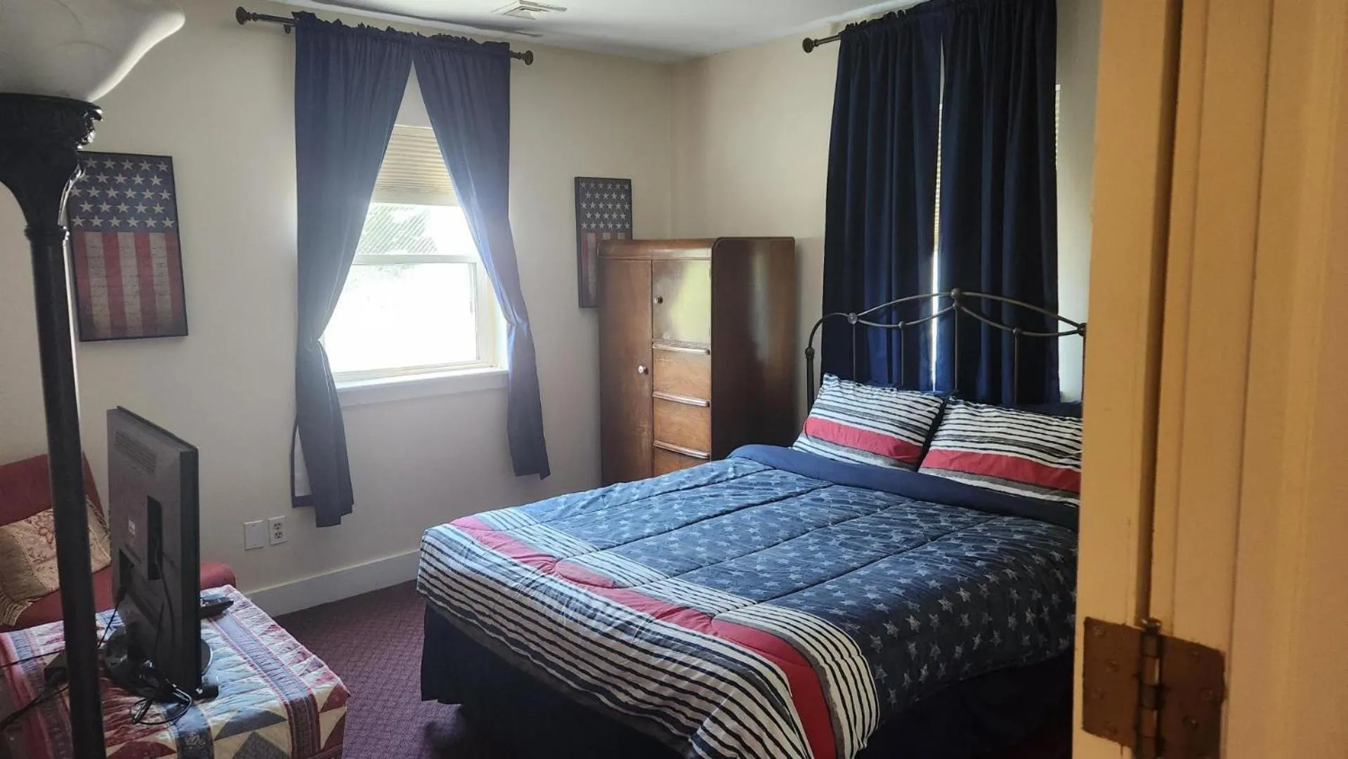 Bedroom, Bed in Greystone Manor Bed & Breakfast