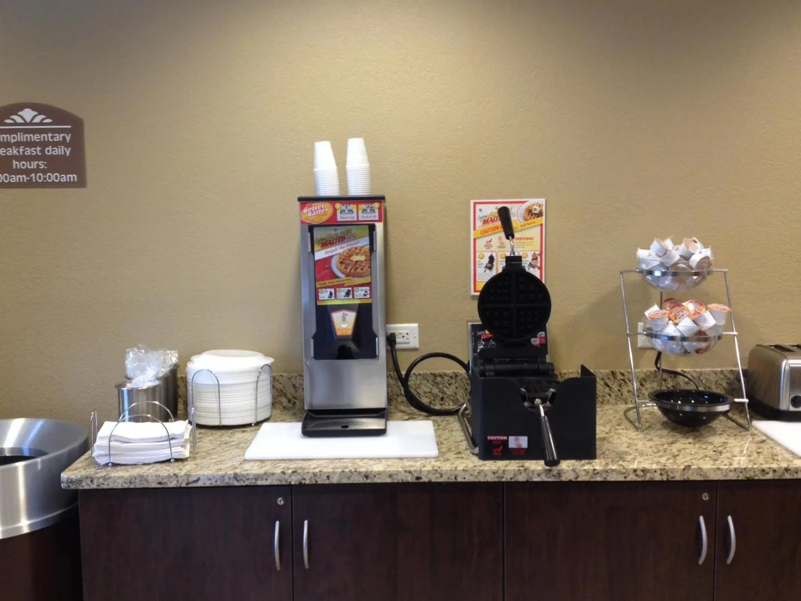 Continental breakfast in Microtel Inn & Suites By Wyndham Mineral Wells/Parkersburg