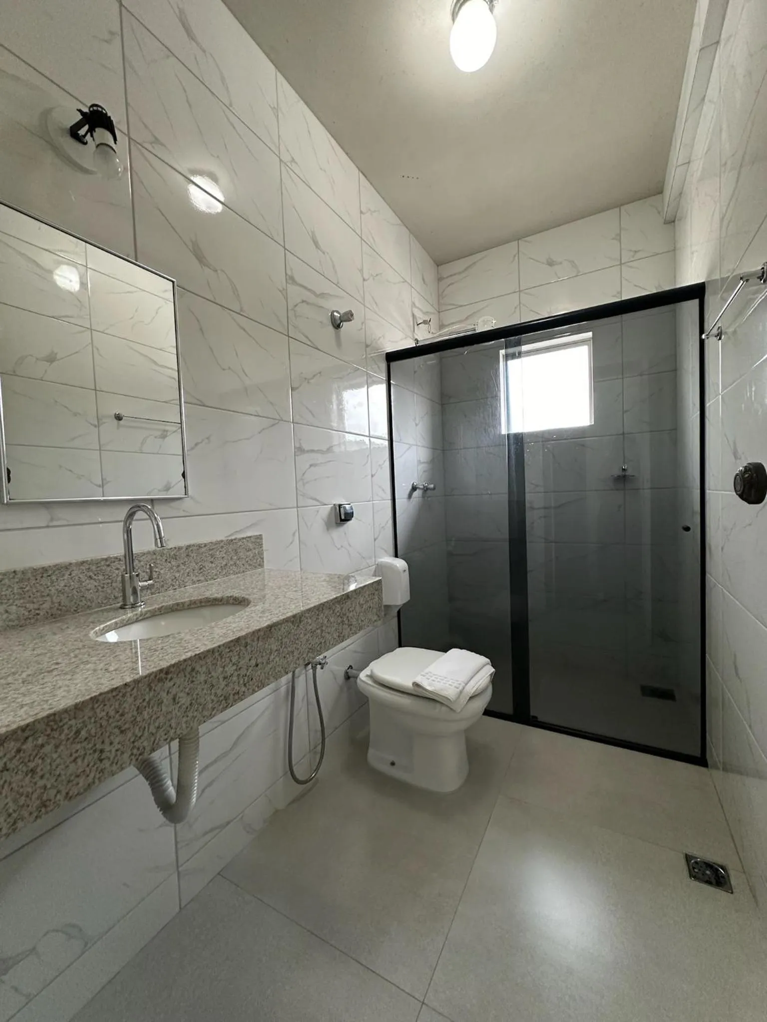 Shower in Hotel Brasil Real