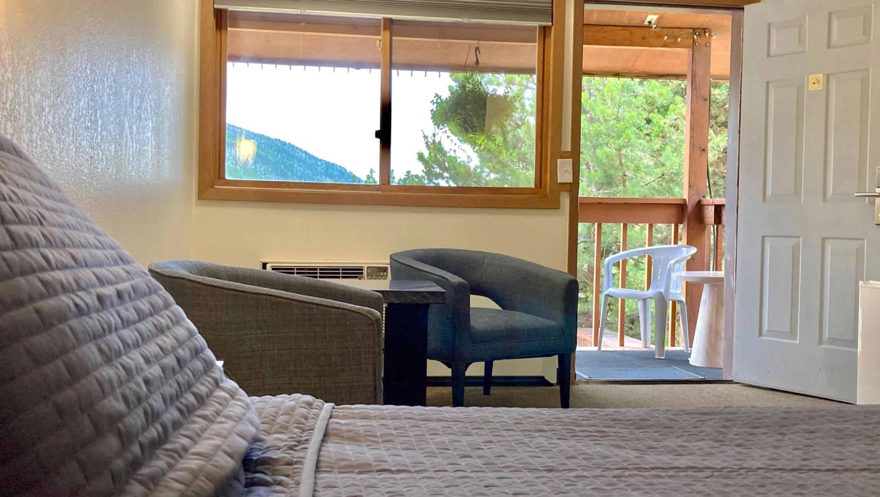 Bed in Big Horn Lodge