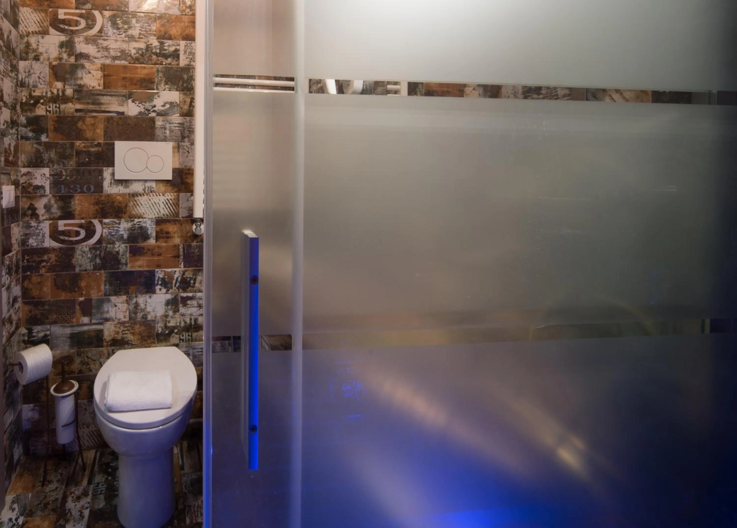 Shower in StarHome Navona