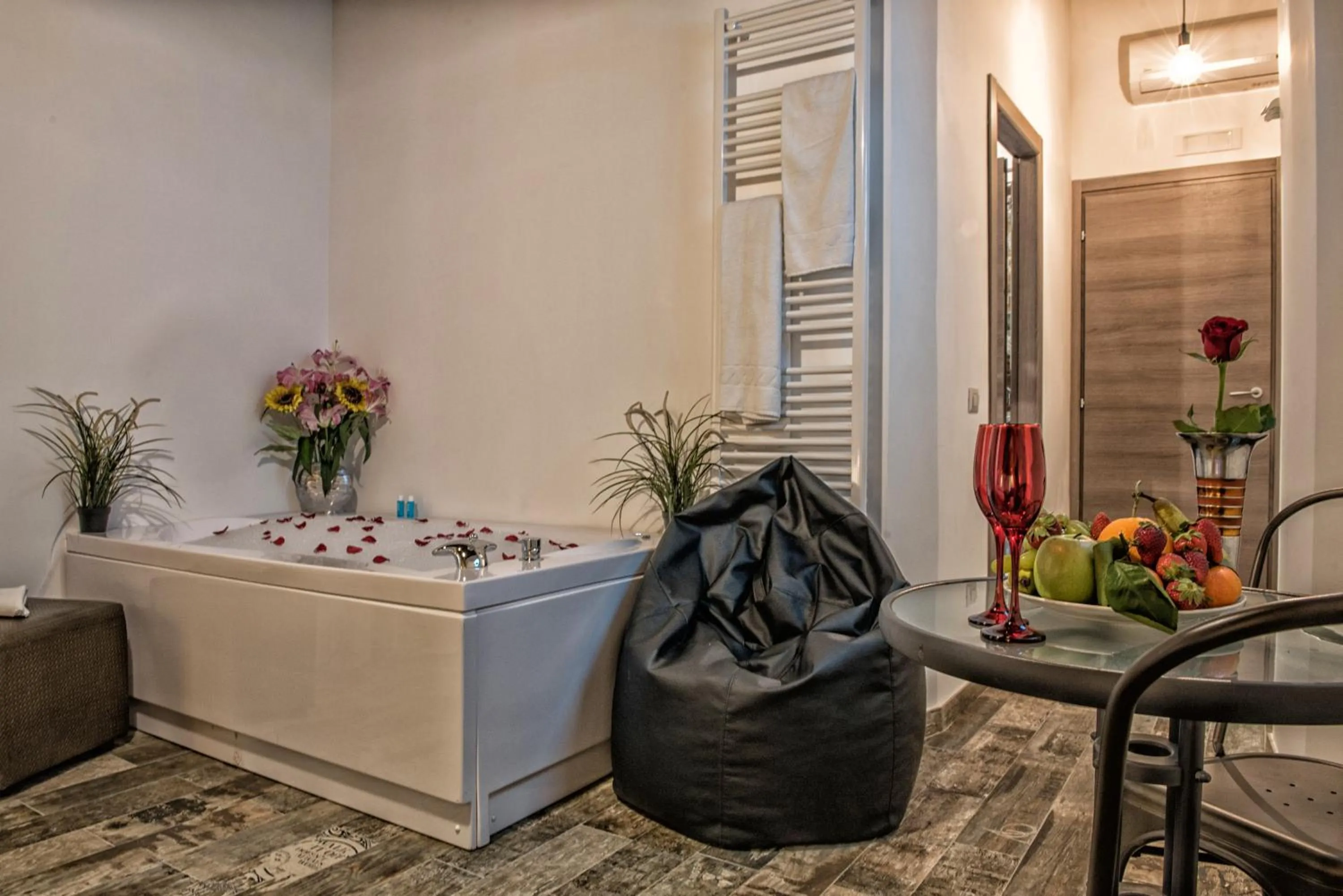 Hot Tub in StarHome Navona
