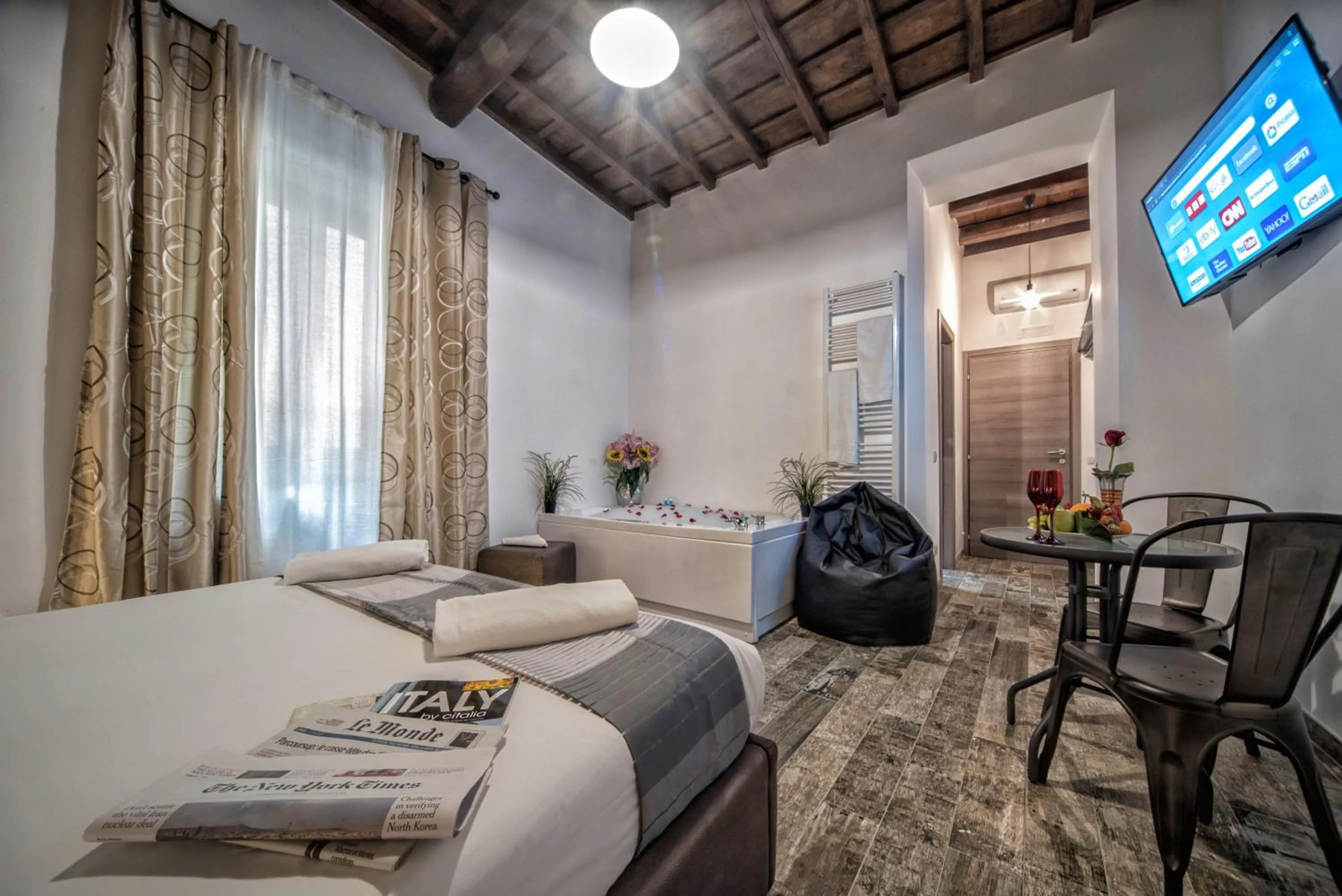 Hot Tub in StarHome Navona