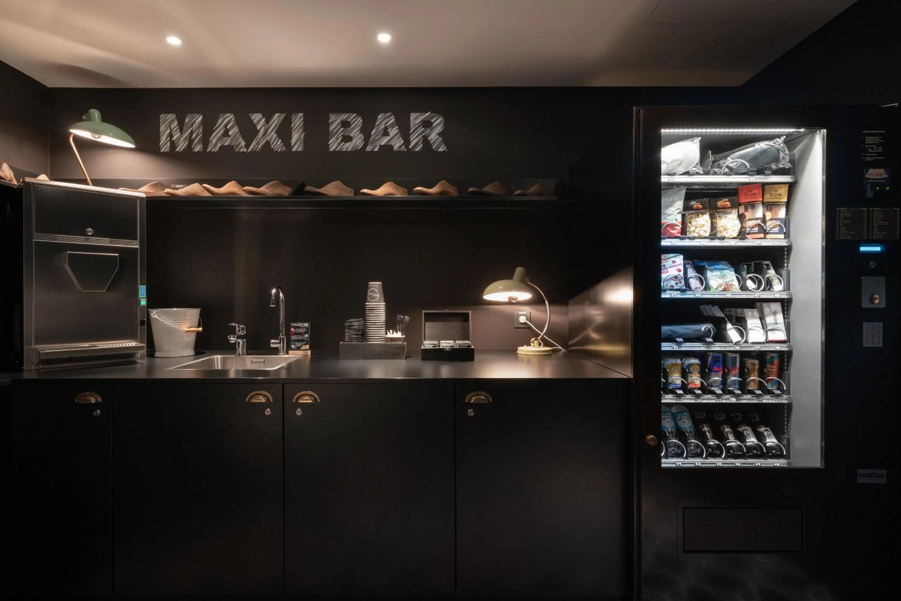 Restaurant/places to eat in Ruby Coco Hotel Dusseldorf