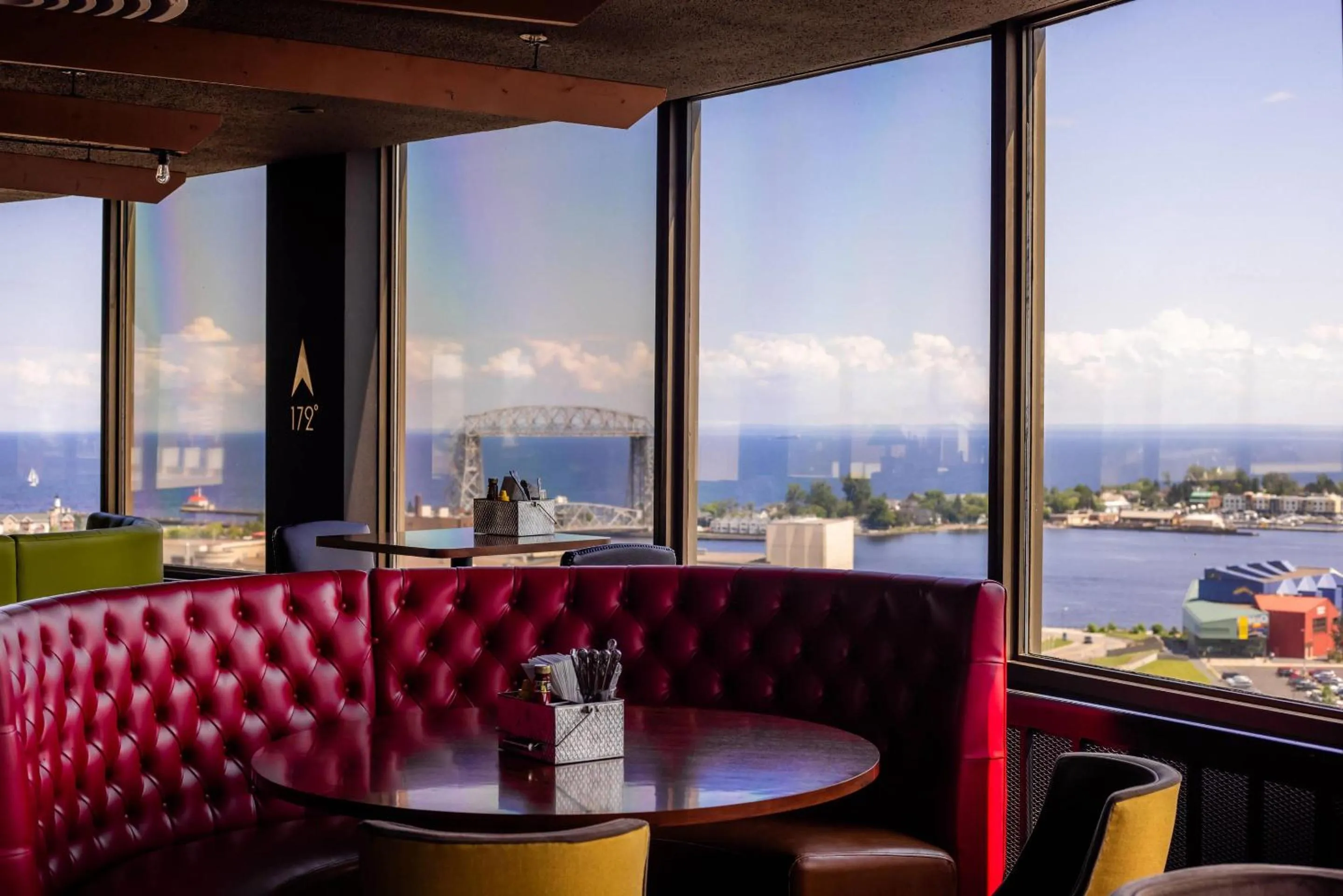 Restaurant/places to eat in Radisson Hotel Duluth-Harborview